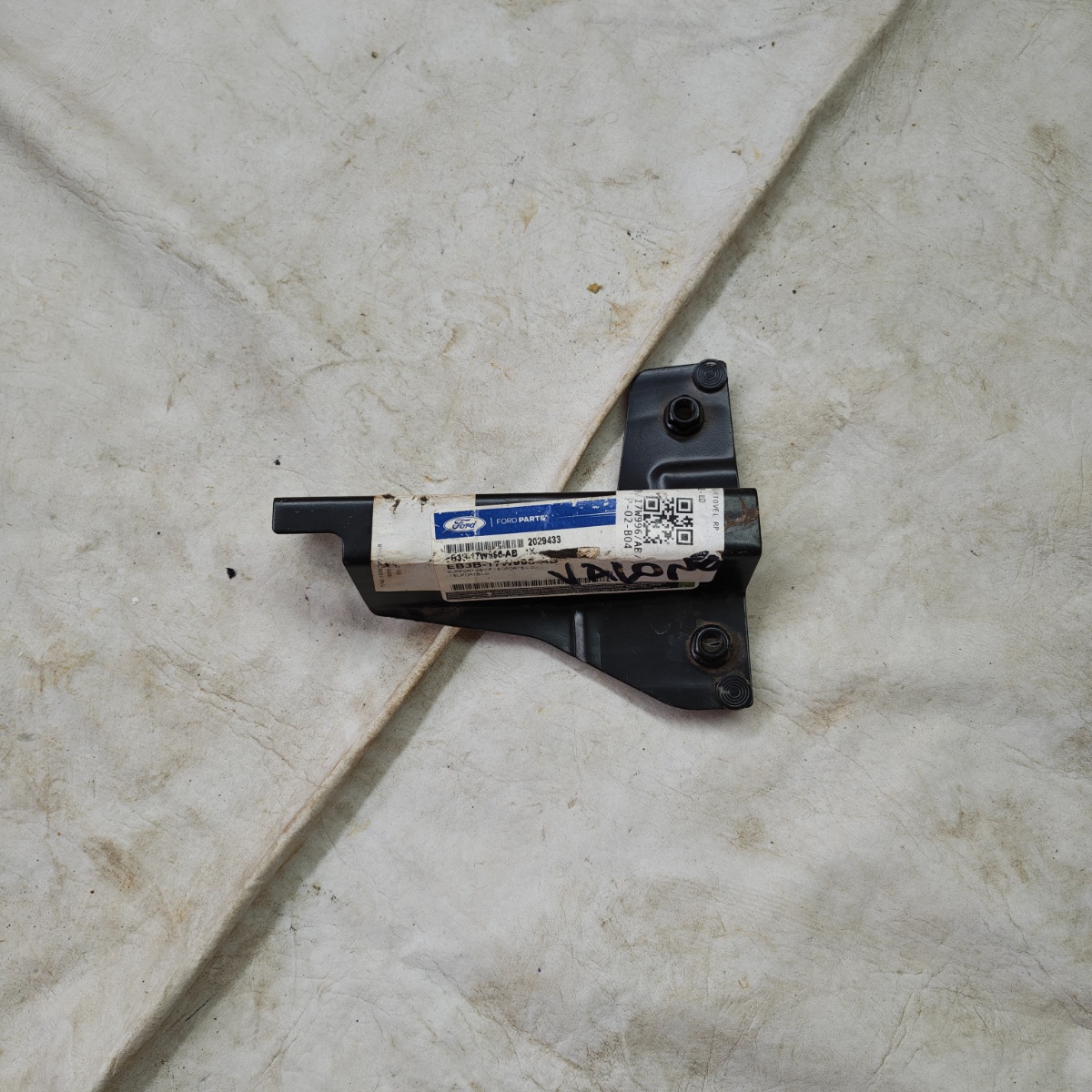 Suporte Parachoque Dianteiro Direito Ford Ranger 2013 A 2023