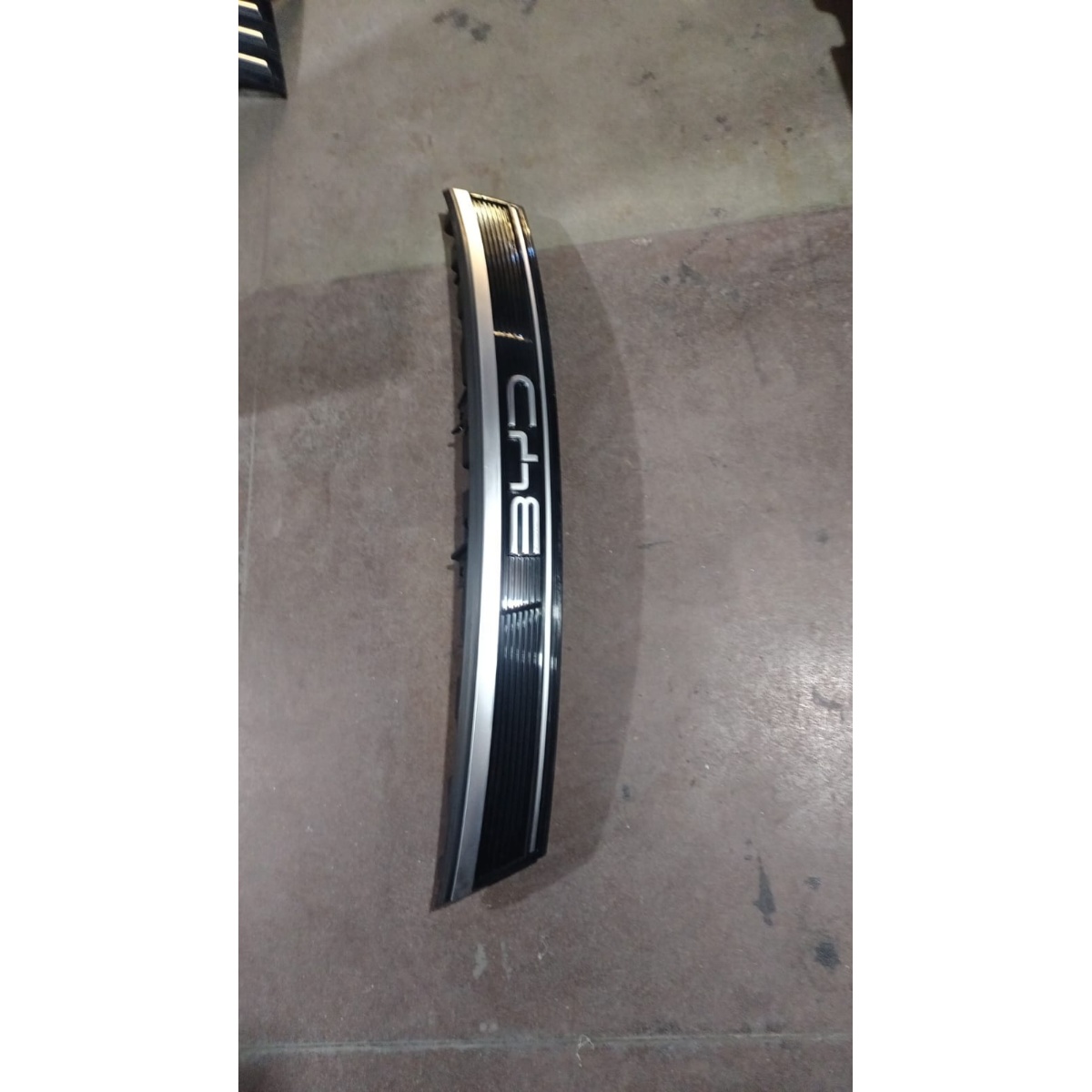 Grade Dianteira Byd Original Com Detalhe Como Mostra Nas Fot Preto Original