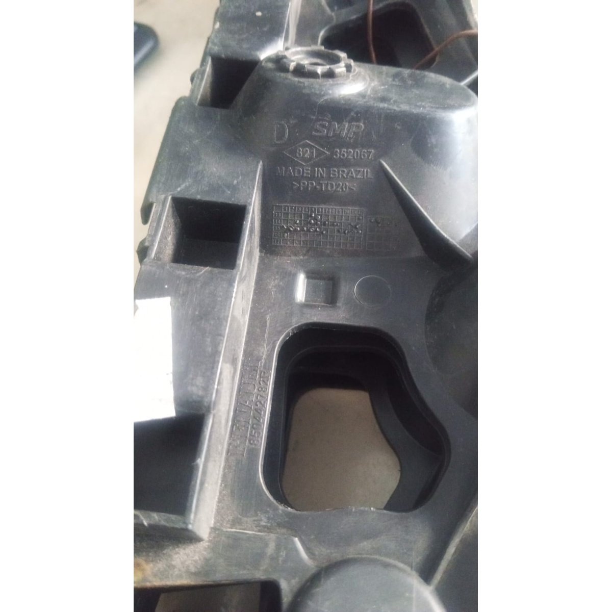 Guia Do Para-Choque Traseiro Esquerdo Renault Sandero 2015 - Imagem 3