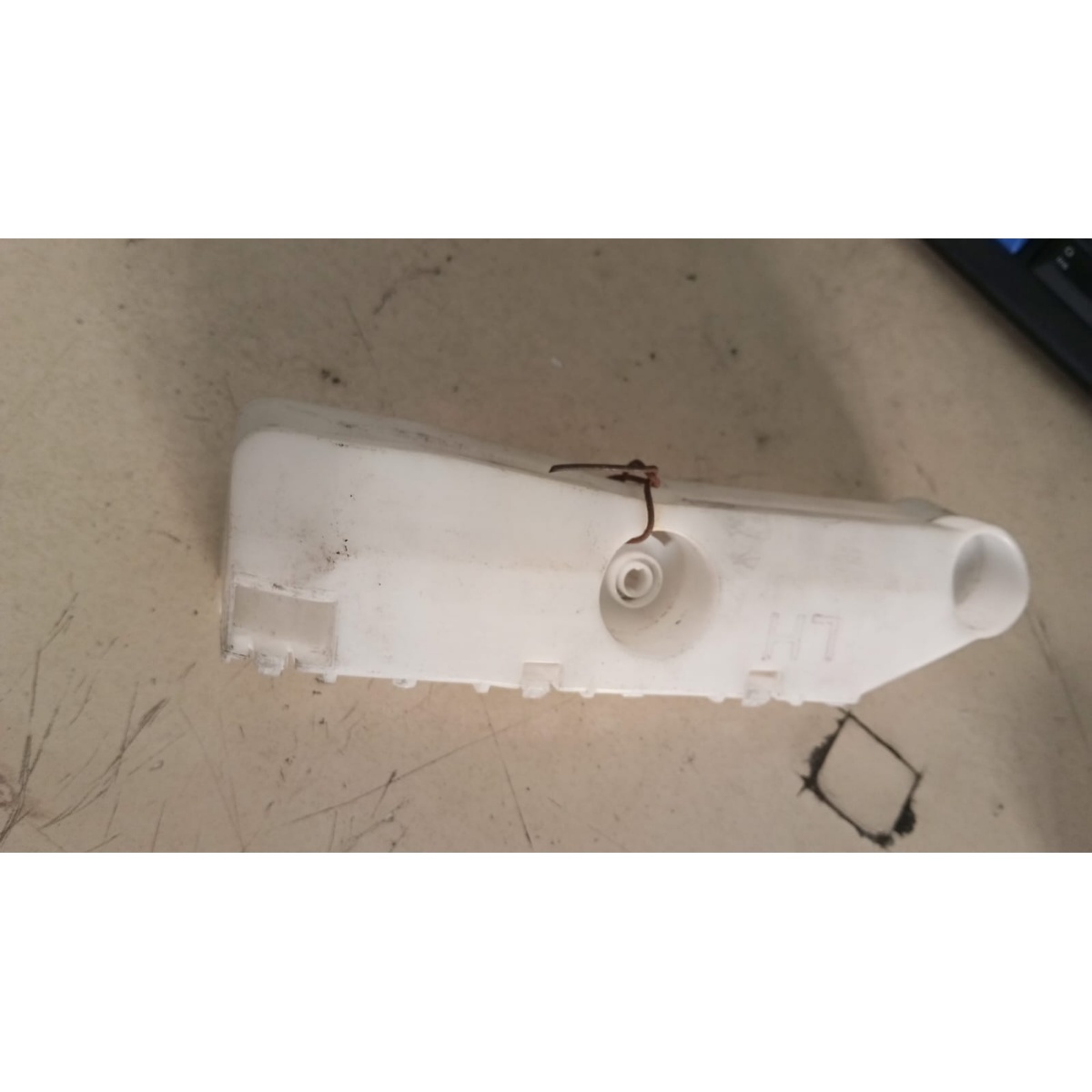 Guia Do Parachoque Traseiro Esquerdo Nissan Versa 2012-2019 - Imagem 2