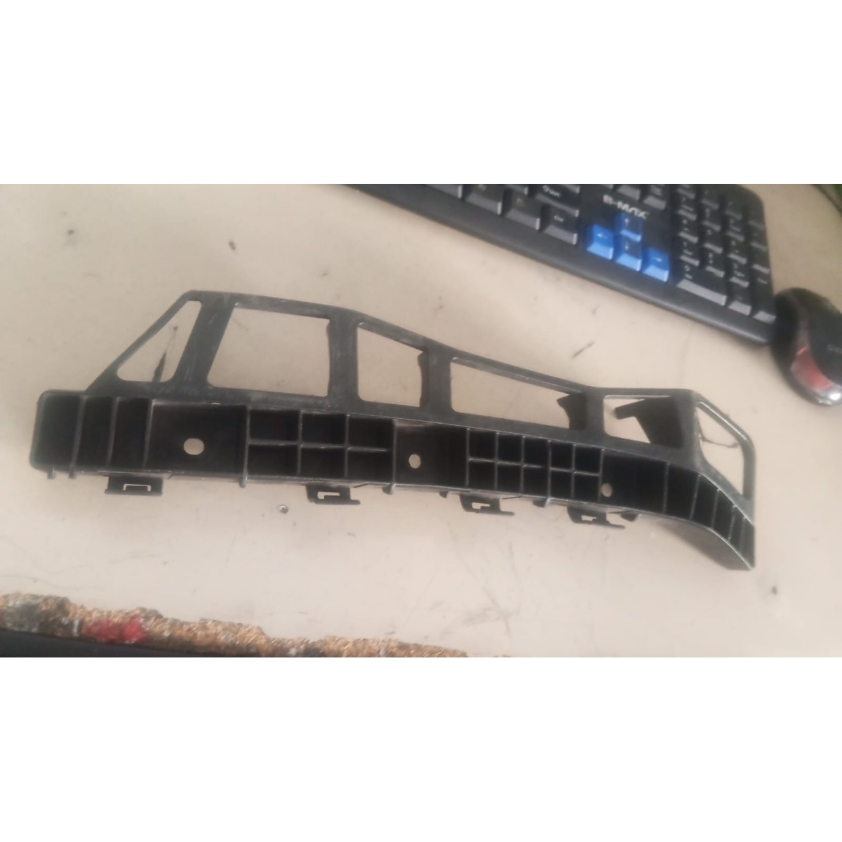 Guia Parachoque Traseiro Esquerdo Hyundai I30 2007 a 2012 - Imagem 2