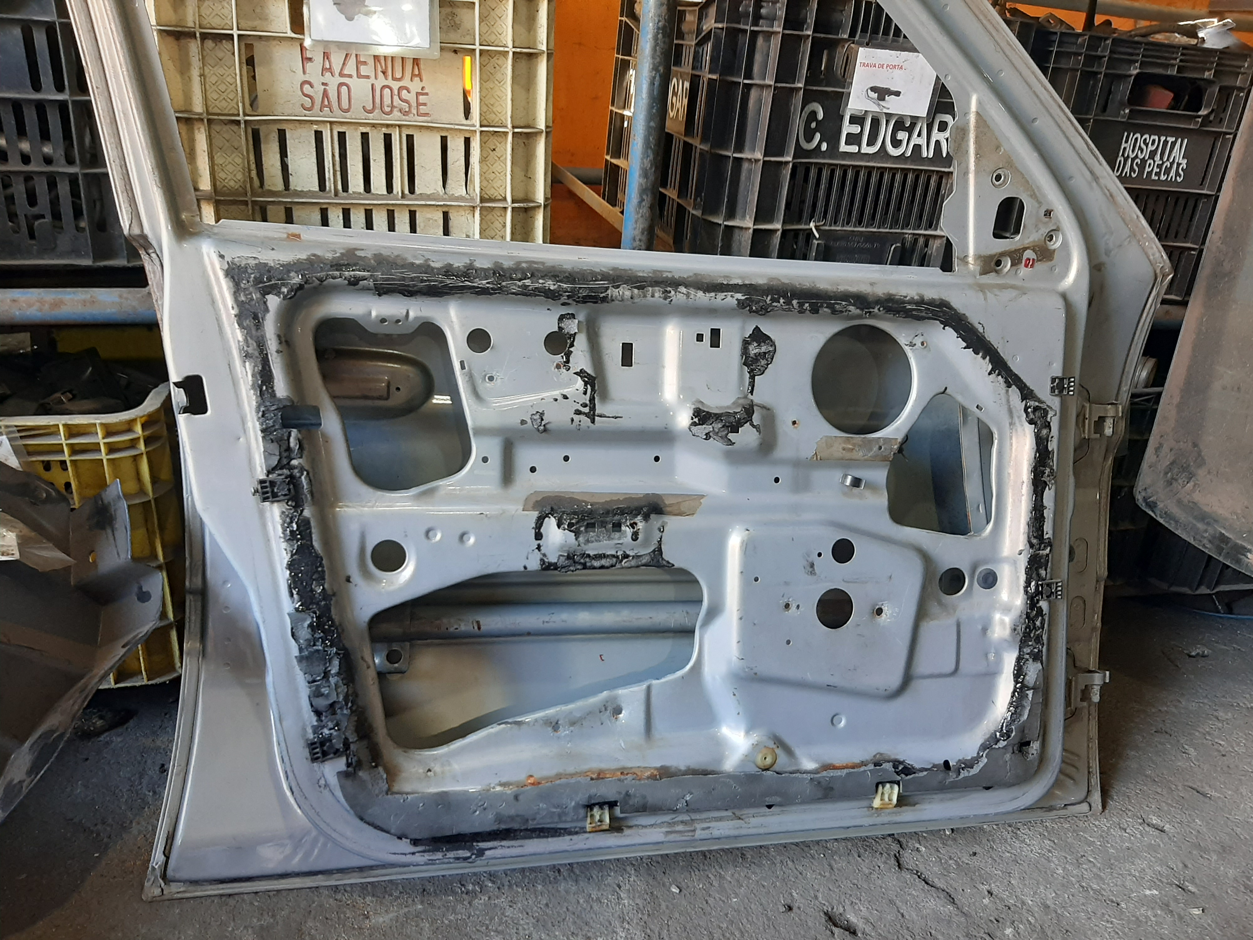 PORTA DIANTEIRA ESCORT ZETEC 4P LADO ESQUERDO (PRATA) - Imagem 7