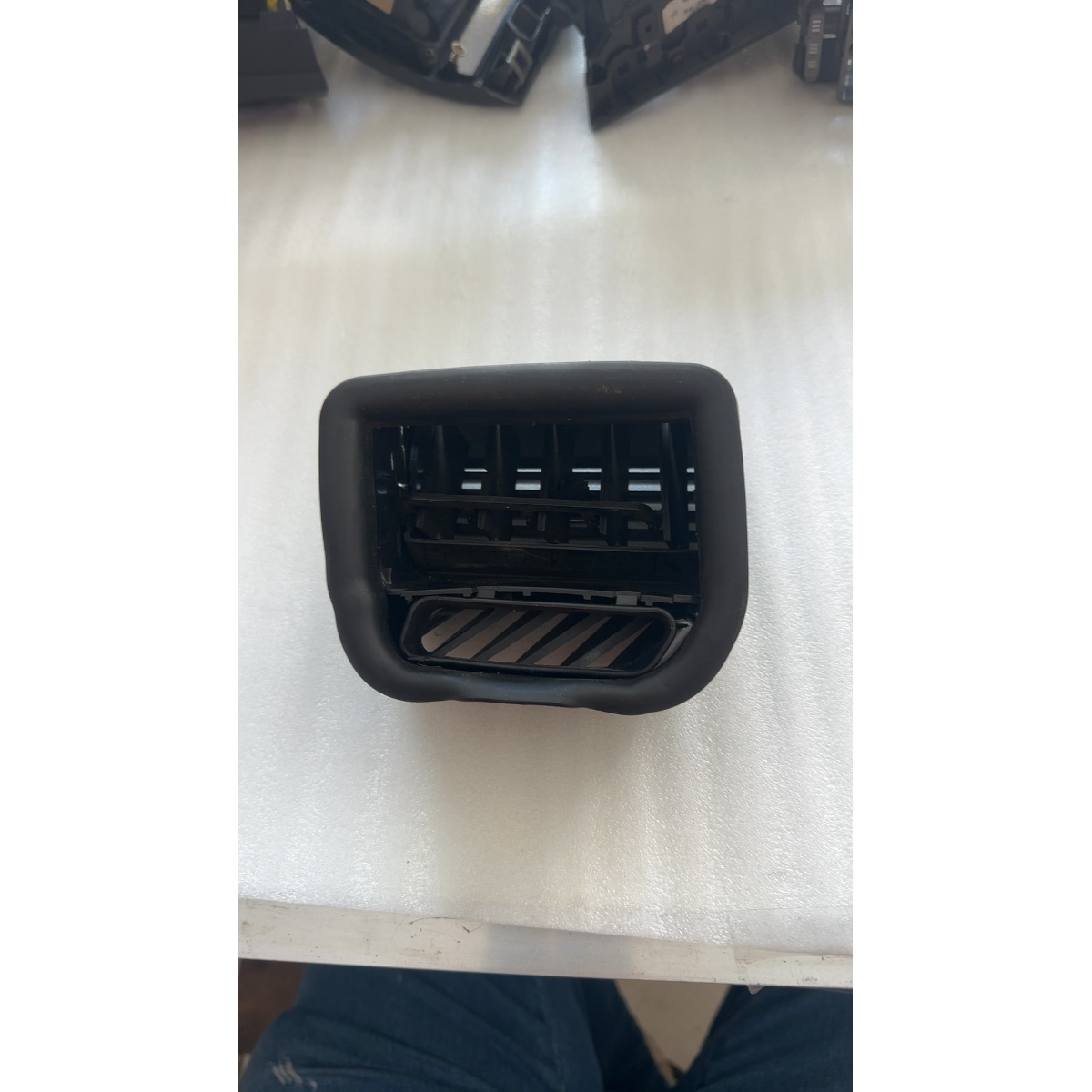 Difusor De Ar Esquerdo Fiat Linea E Punto - Imagem 2