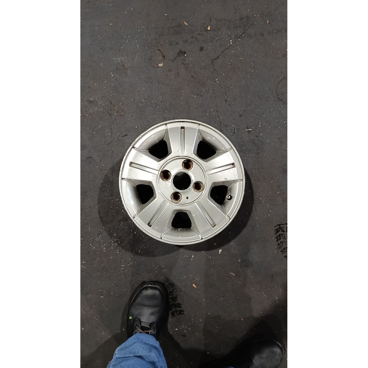 Roda De Liga Leve 13X6 Celta Corsa Classic - Imagem 3