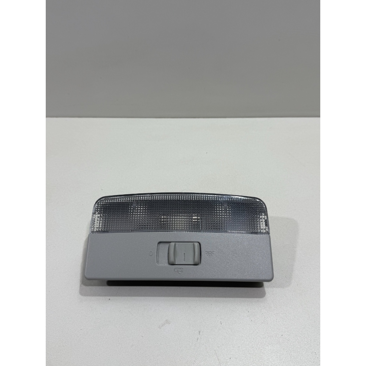 Luz Teto Cortesia Volkswagen Polo Track 2025 (usado)
