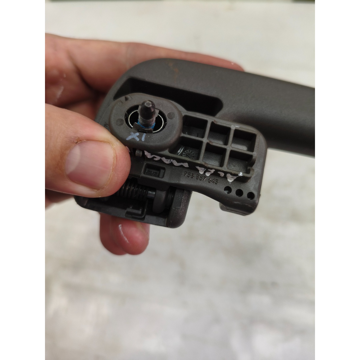 Alça Puxador Teto Tras Esq Porsche Macan 15 A 23 95B857643 - Imagem 6