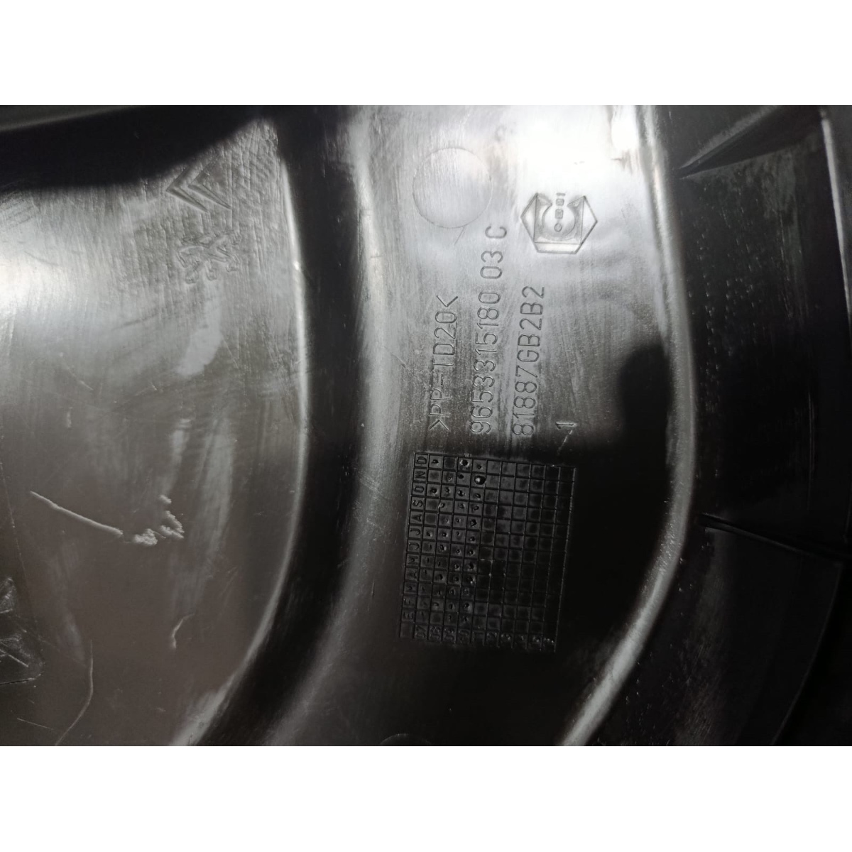 Moldura Tampa Caixa Fusíveis Peugeot 408 2012 original - Imagem 5