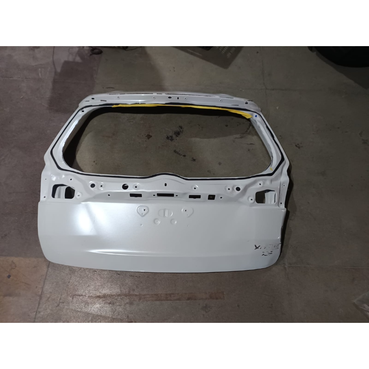 Tampa Traseira Yaris Hatch 2018 Até 2025 Amassados Léia (usa Branco - Imagem 2