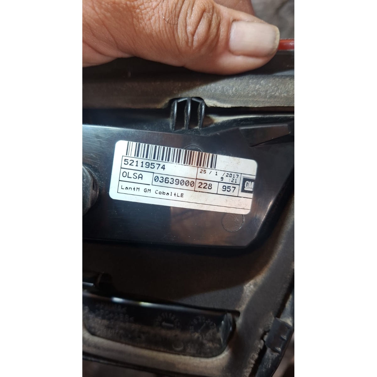 Lanterna Tampa Traseira Esq Chevrolet Cobalt Vermelho 2018 - Imagem 3