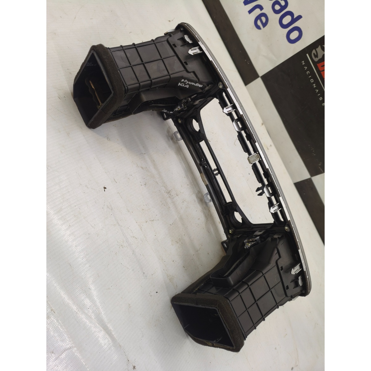 Suporte Central Painel Facia M14 485 Hyundai Kia 2017 A 2022 - Imagem 5