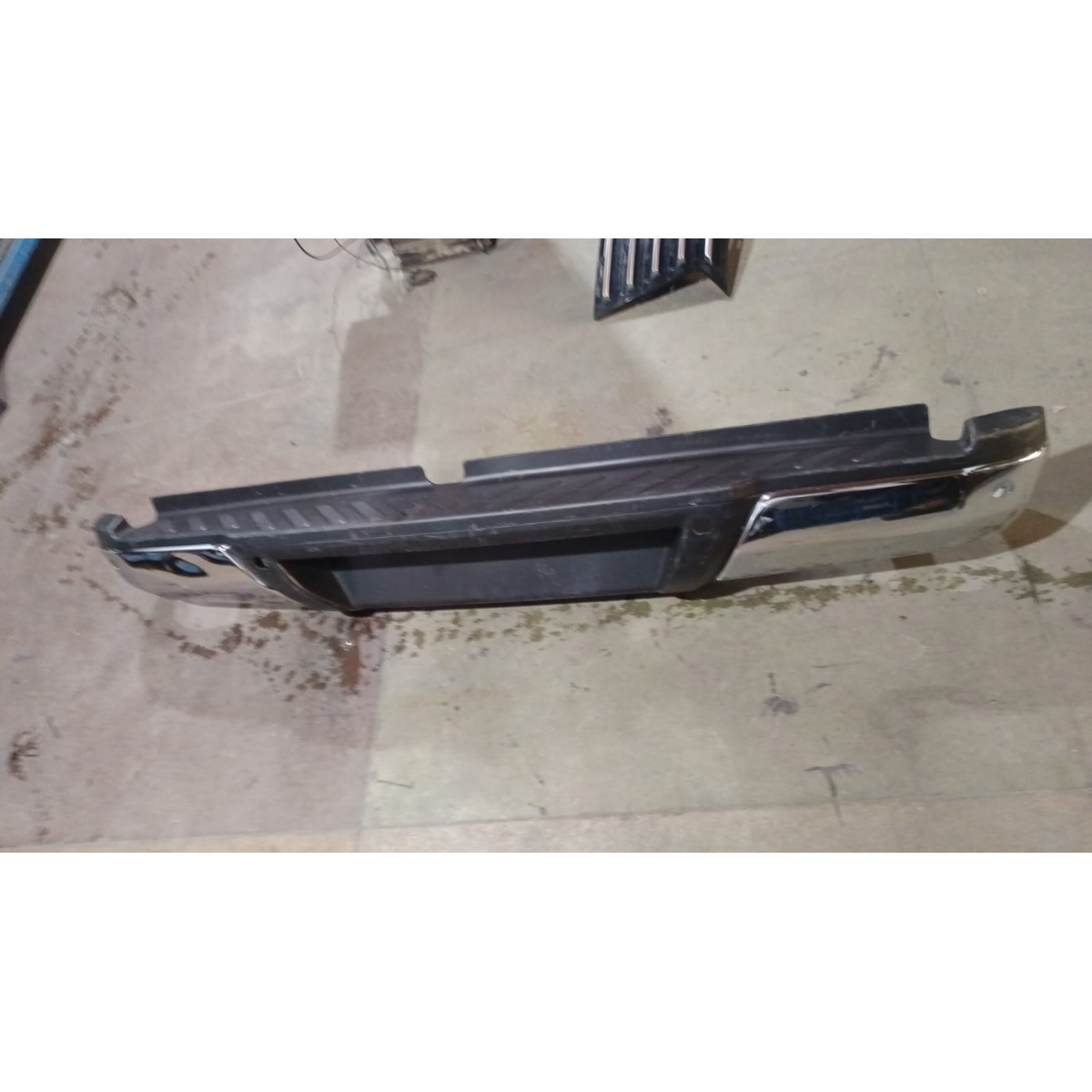 Para-Choque Traseiro Nissan Frontier 2020 Original Com Detal