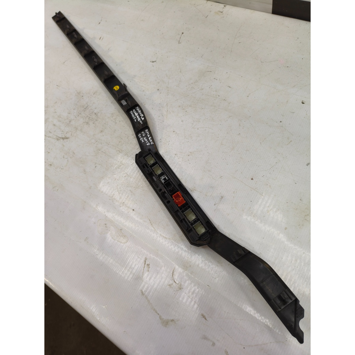 Moldura Painel Central C/Botões Amarok V6 17 A 24 2H3857116 - Imagem 7