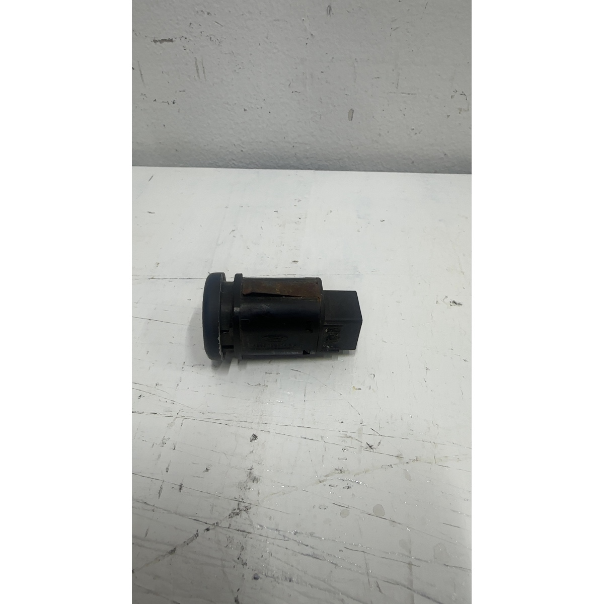 Botão Trava Tampa Porta Malas Ford Fiesta  As6519b514aa - Imagem 2