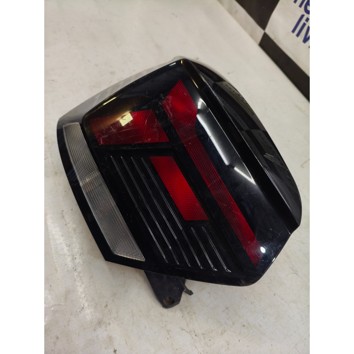 Lanterna Traseira Esquerda Polo Track Mpi Tsi 23 A 26 6Ea945 - Imagem 4
