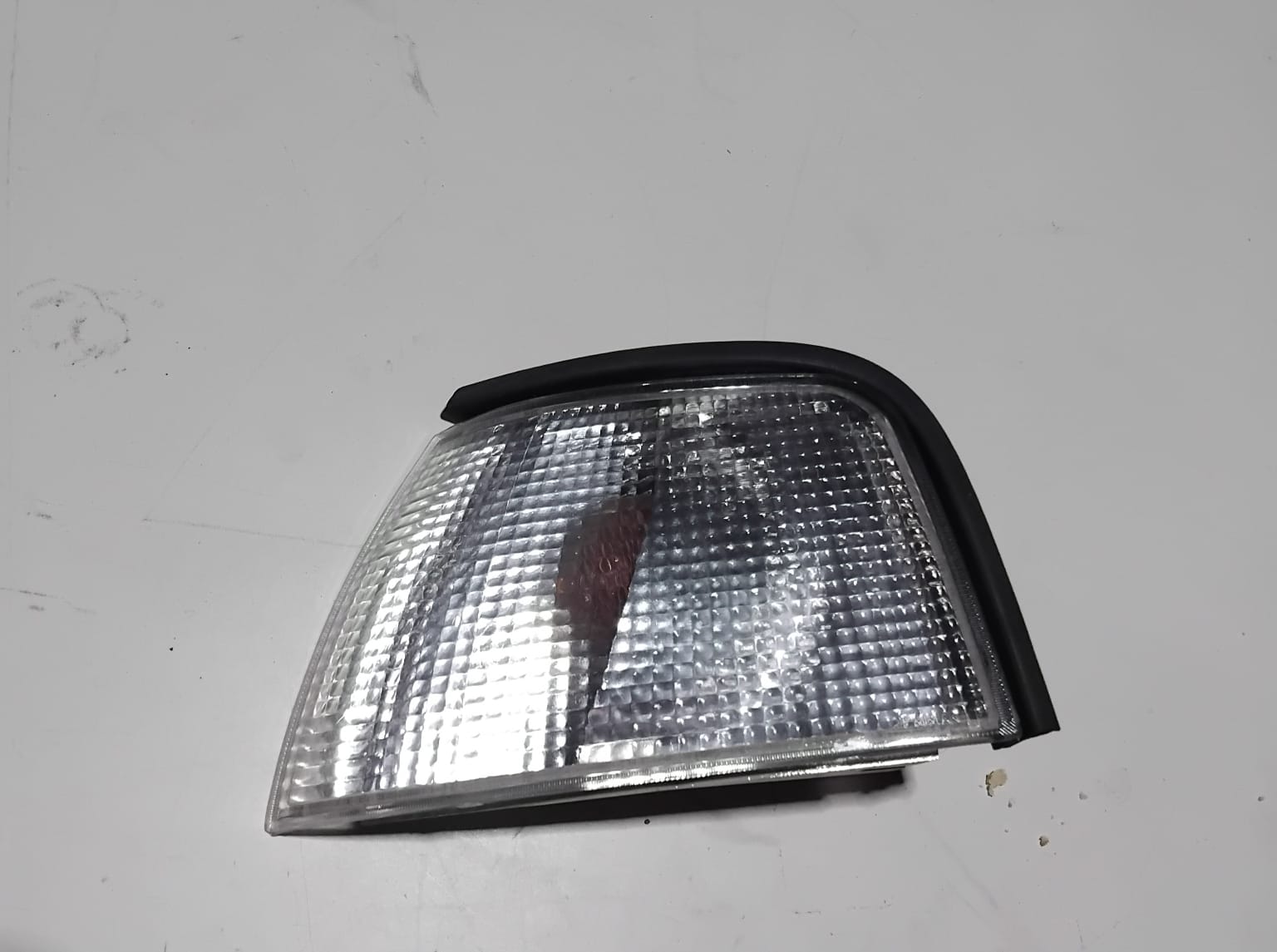 LANTERNA DIANTEIRA FIAT TEMPRA 1996/1999 LADO ESQUERDO