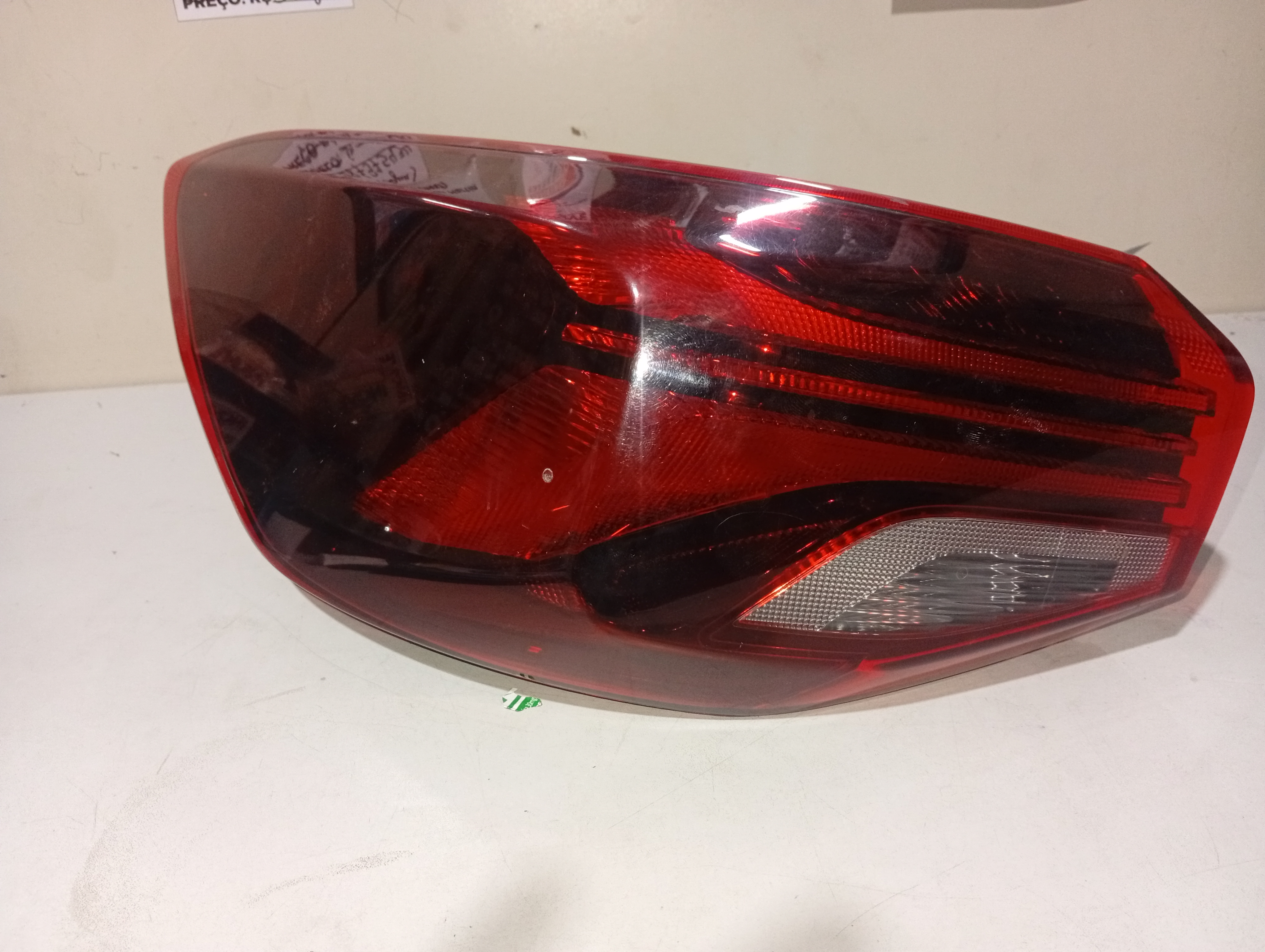 Lanterna Traseira Esquerda Chevrolet Onix Plus 2022