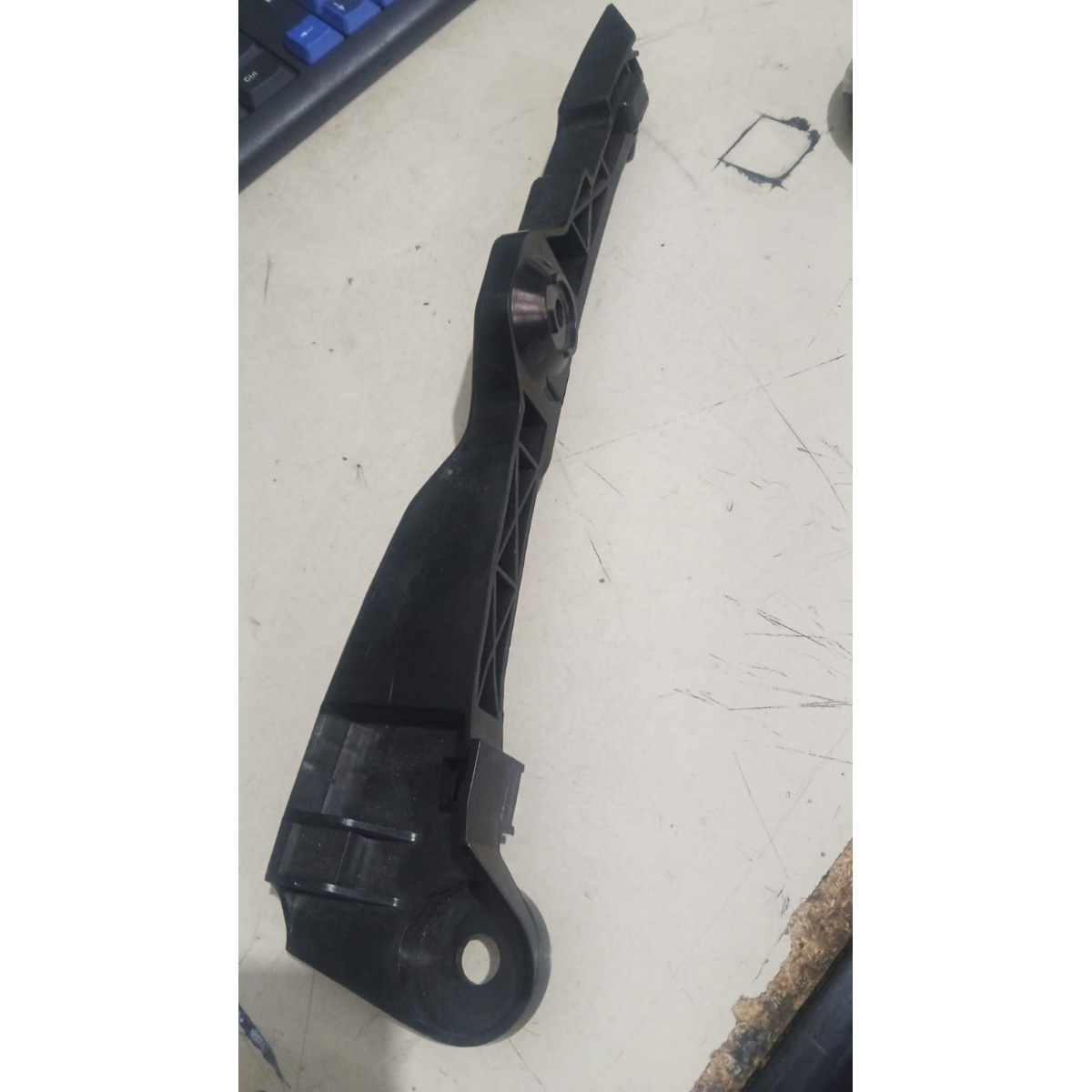 Suporte Parachoque Dianteiro Direito Toyota Hilux