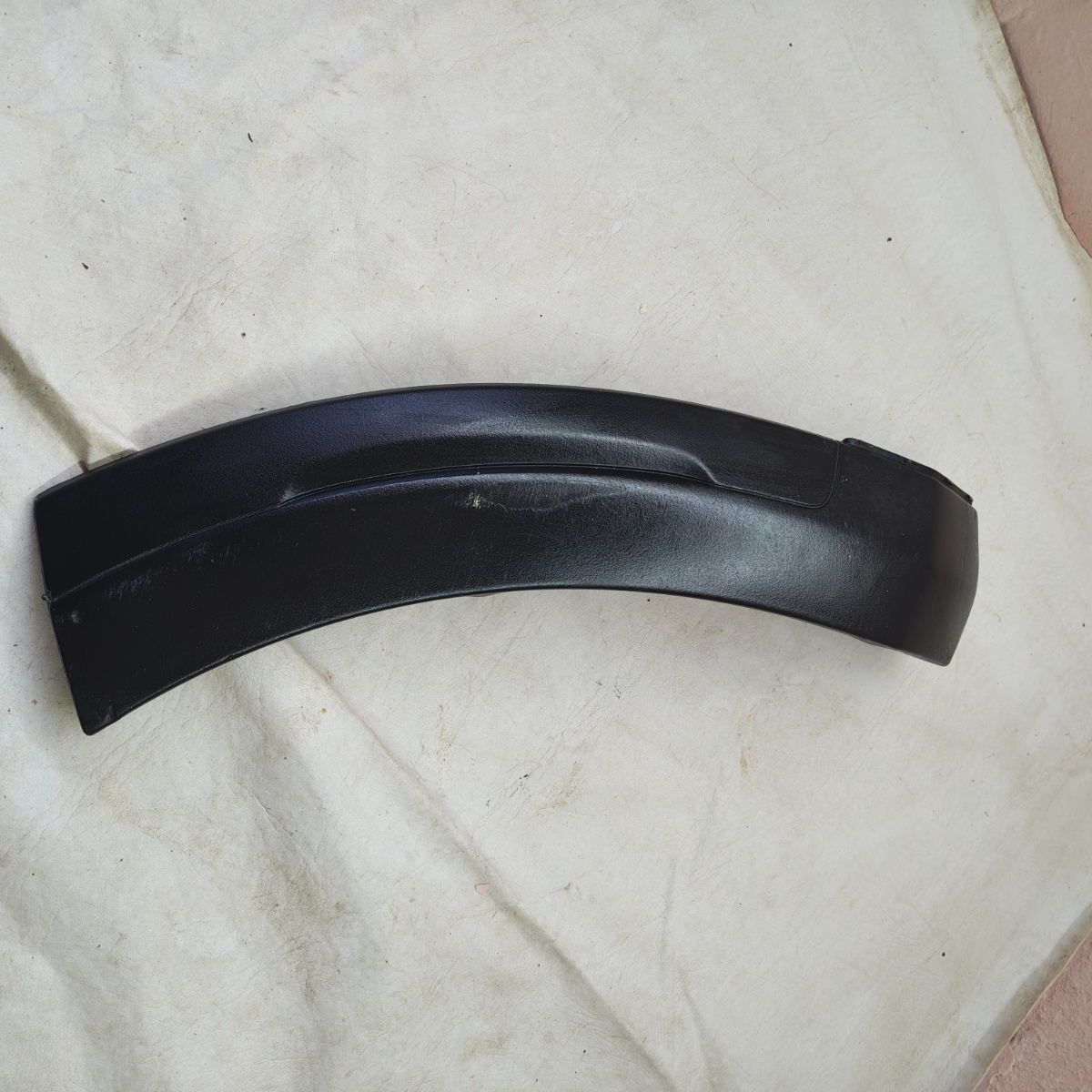 Moldura Parachoque Dianteiro Direito Saveiro G8 2023 2024 25 Preta - Imagem 2