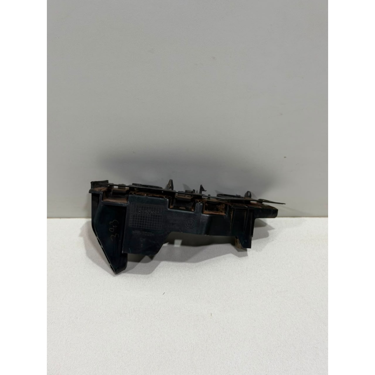 Guia Para-choque Dianteiro Esquerdo Vw Polo Track 2025 Orig