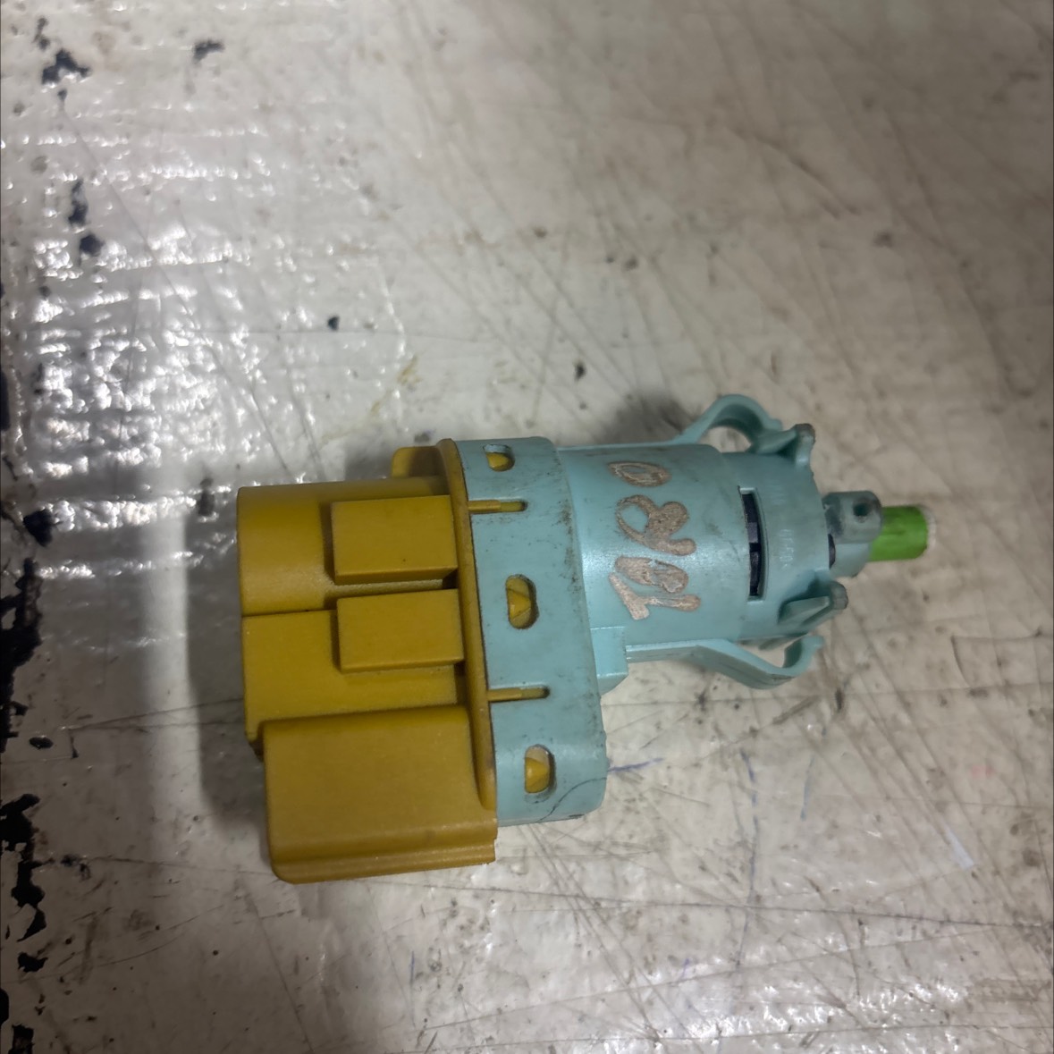 Interruptor Pedal Freio Fiat Toro/Compass 52092117 - Imagem 2