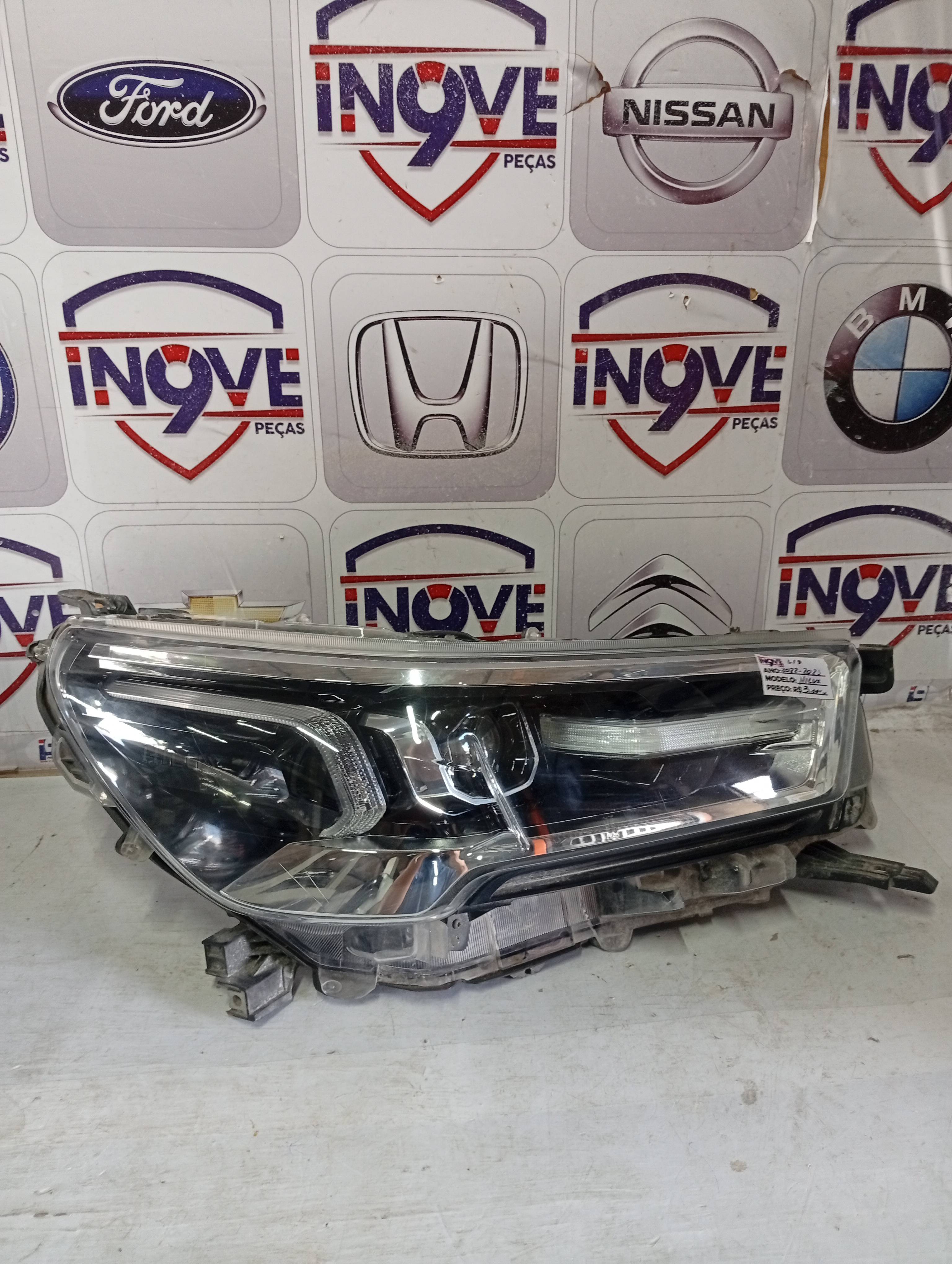 Farol Dianteiro Toyota Hilux 2021 a 2024 - Imagem 1