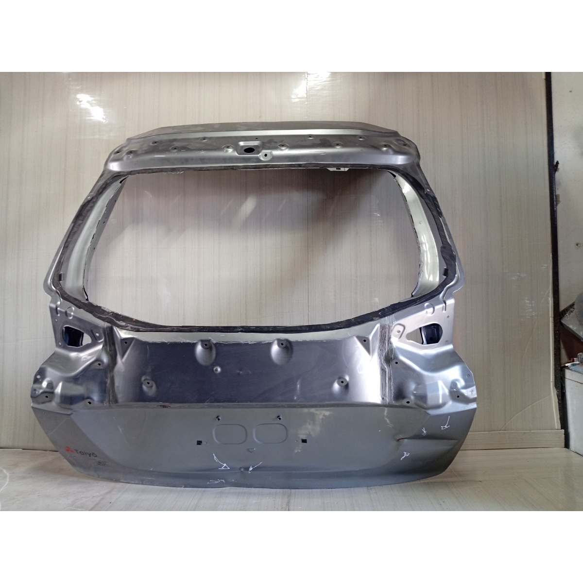 Tampa Traseira Mitsubishi Eclipse Cross 19/25 Com Detalhe