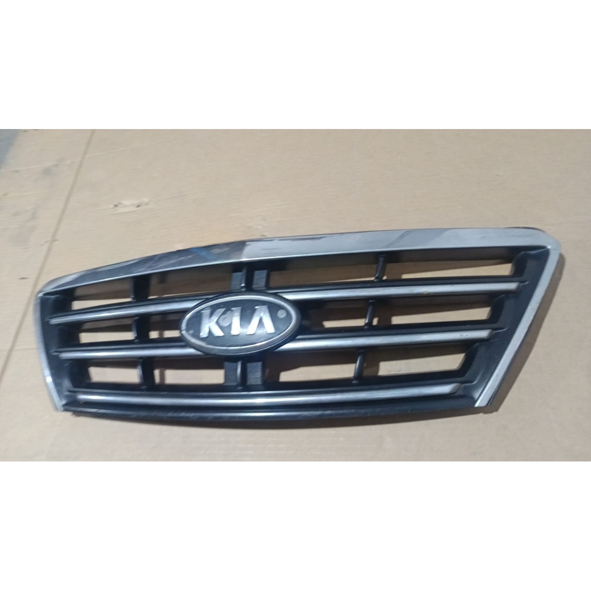Grade Kia Sorento Usado Original Com Detalhe Pequeno - Imagem 3