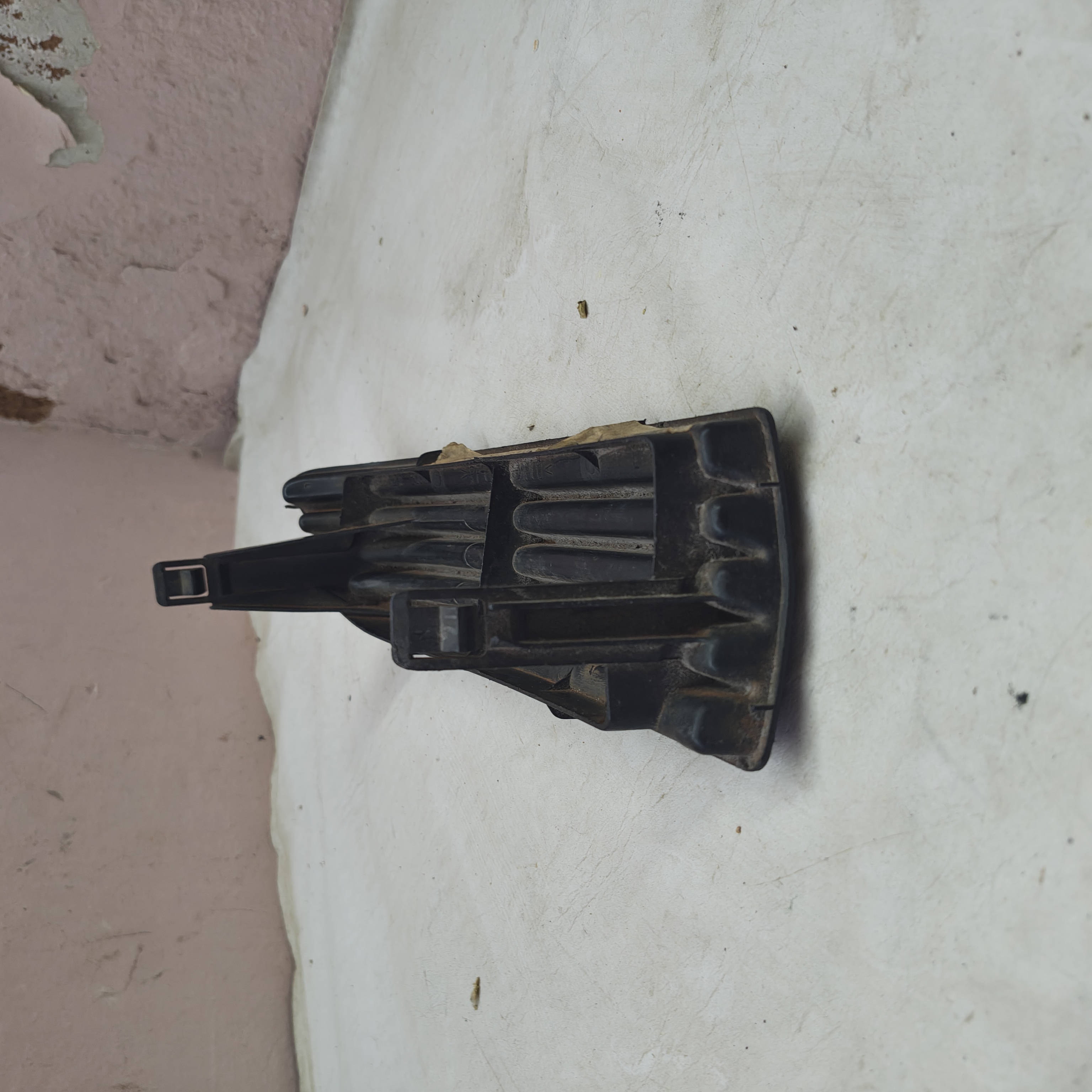 Moldura Farol Milha Esquerdo Corolla 2003 2008 Preto Esquerdo - Imagem 4