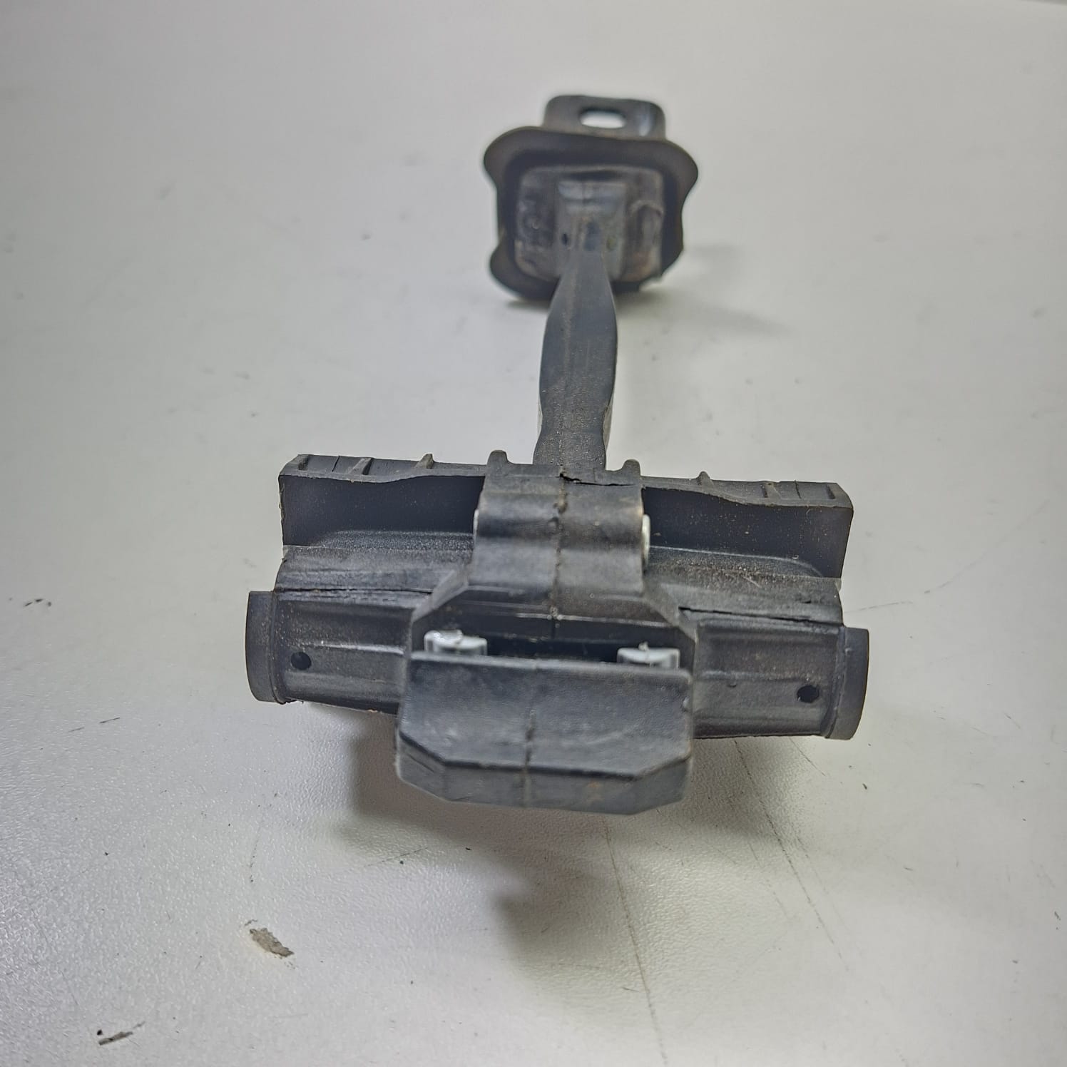Limitador Porta Traseira Polo Virtus Original Vw 6Ea839179 - Imagem 2
