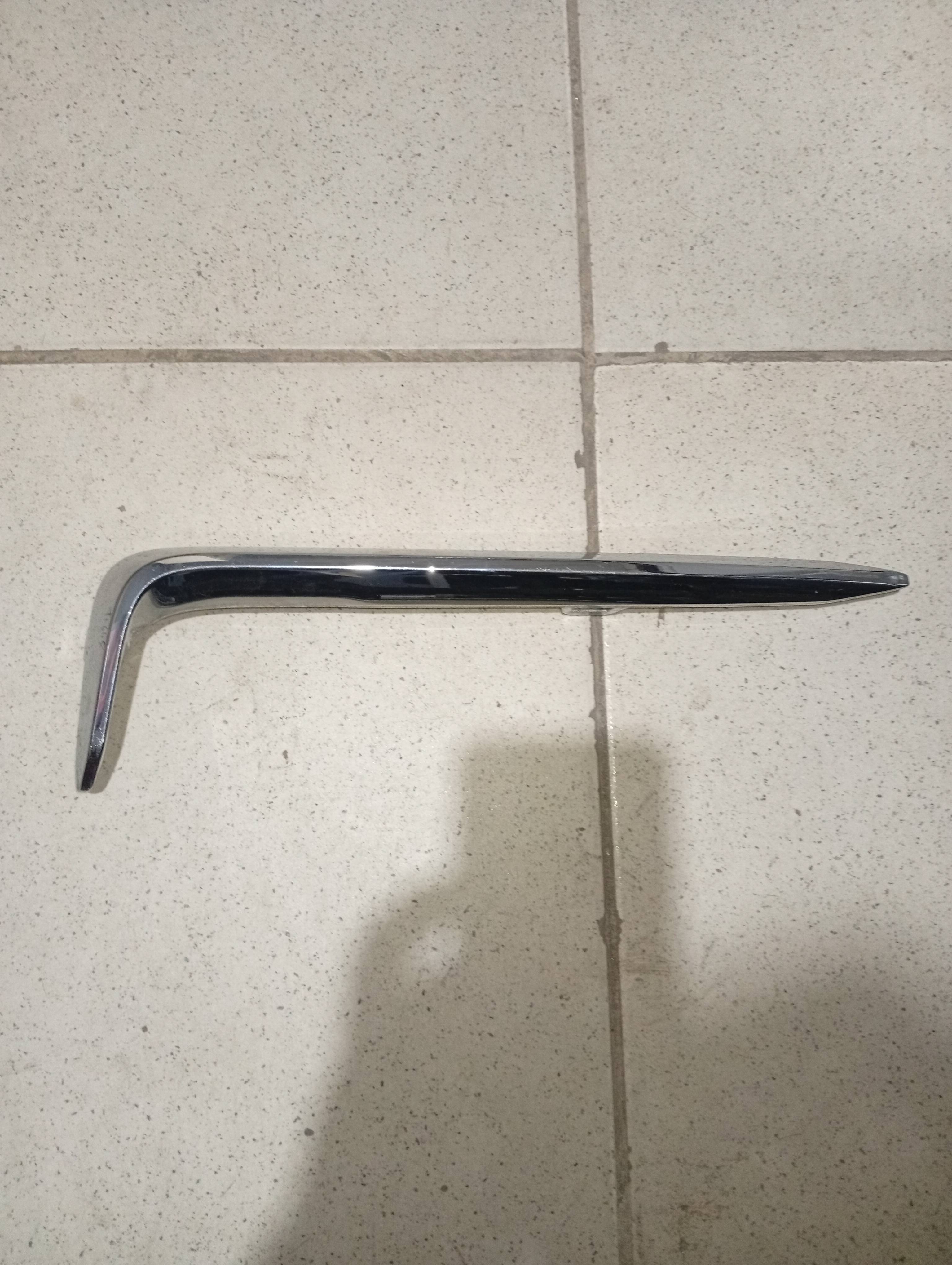 Friso Moldura Farol Milha Direito Chery Tiggo 8