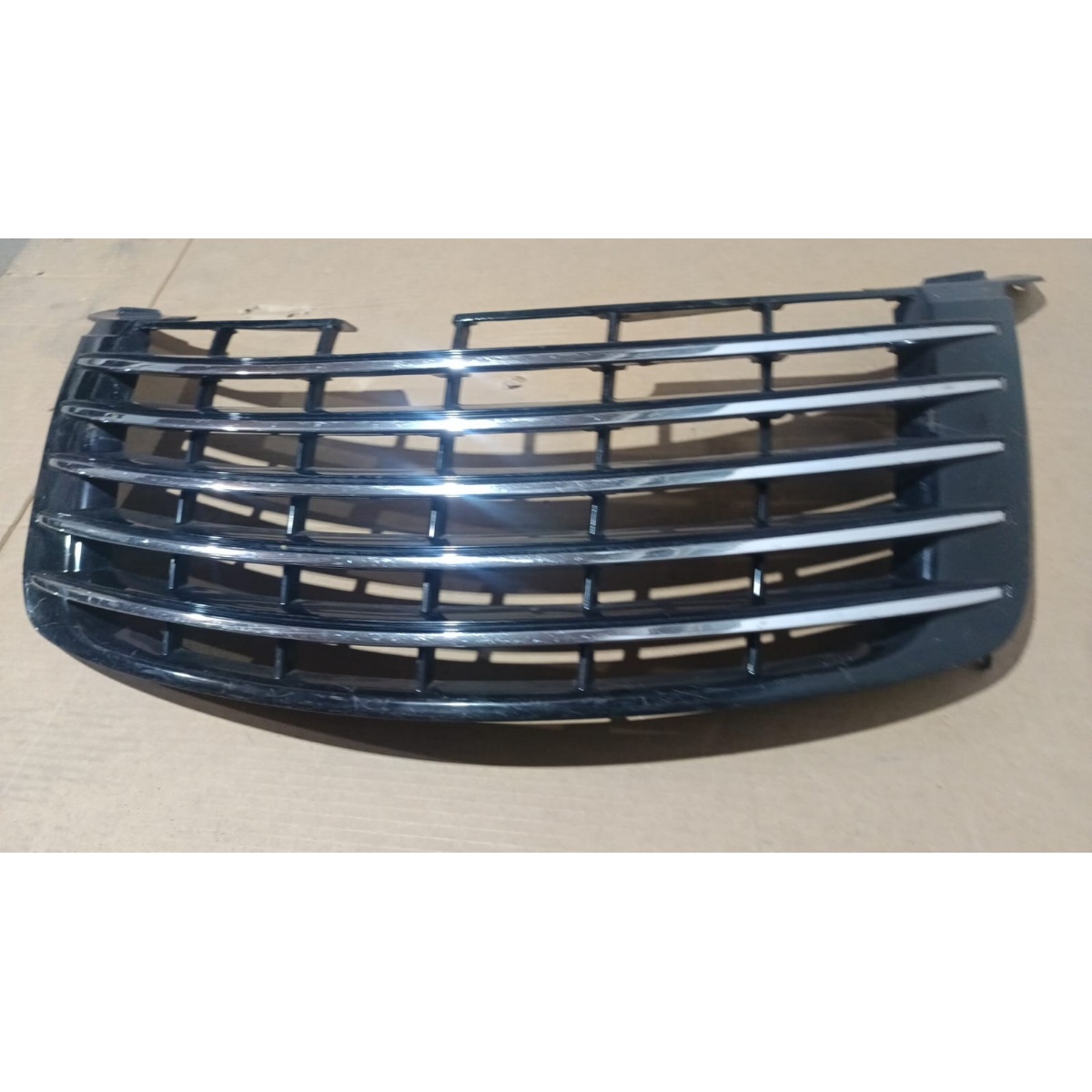 Grade Dianteira Pt Cruzeusado Original Com Detalhe Pequeno Preto Cromado - Imagem 2