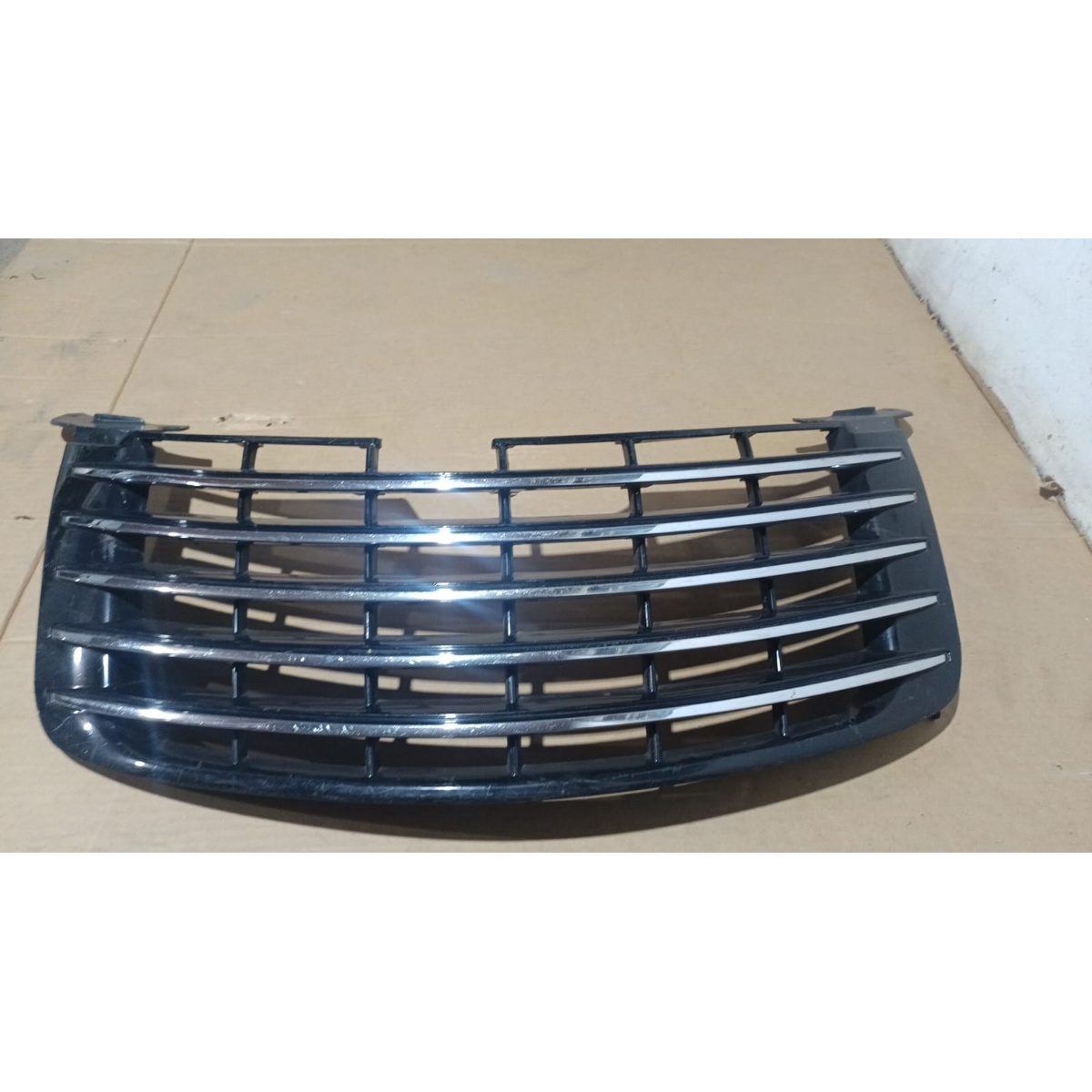 Grade Dianteira Pt Cruzeusado Original Com Detalhe Pequeno Preto Cromado