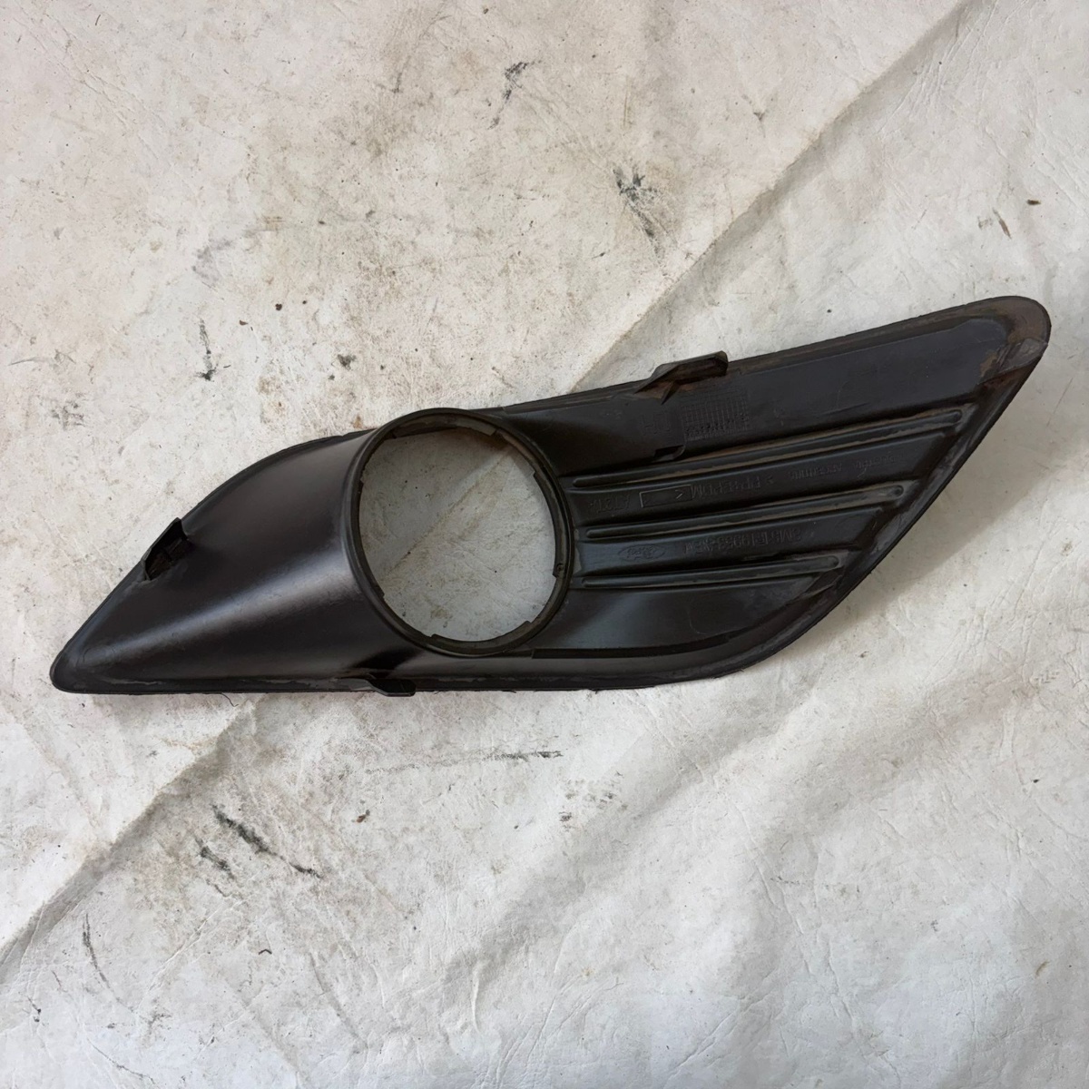 Moldura de Milha Esquerda Ford Focus 2009 a 2013 - Imagem 3