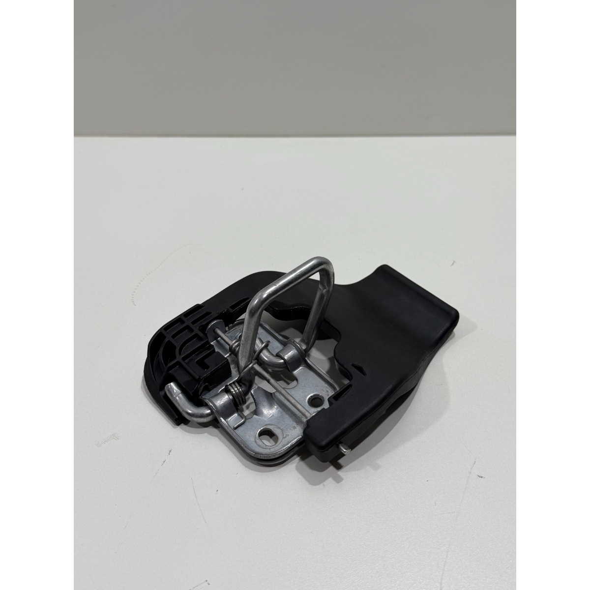 Batente Fechadura Do Capô Volkswagen Nivus 21/26 (Usado) - Imagem 3