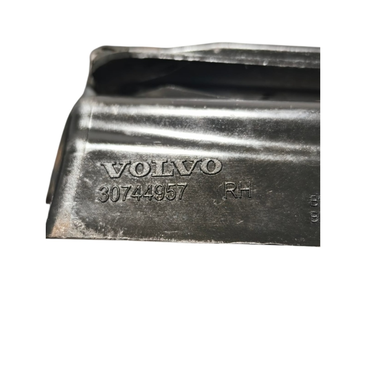 Guia Parachoque Diant Esq Volvo s40 2005/08 30744957 c/Detal - Imagem 9