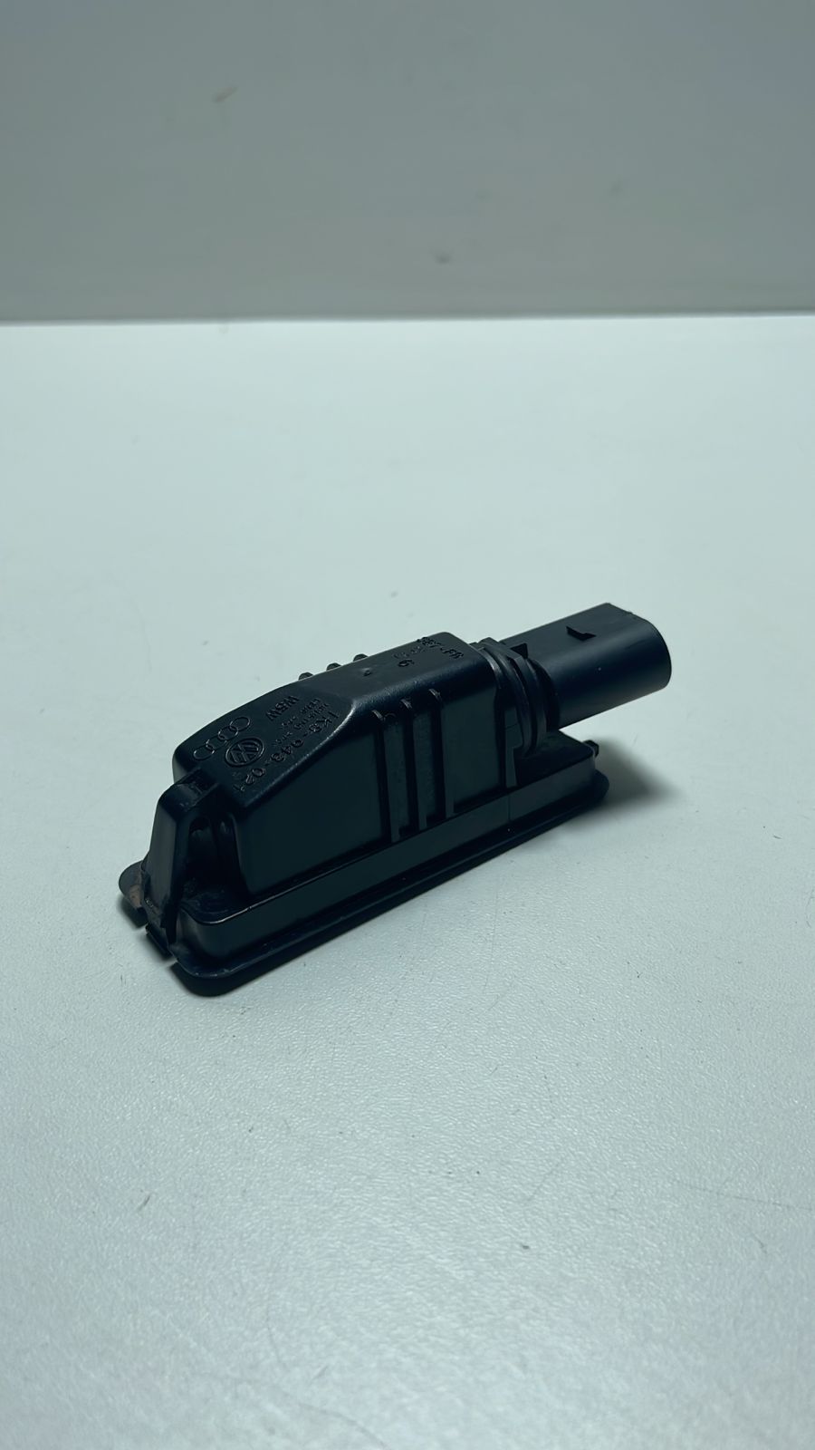 Lanterna Luz Placa Vw Polo 2018 a 2024 1k8943021 - Imagem 4