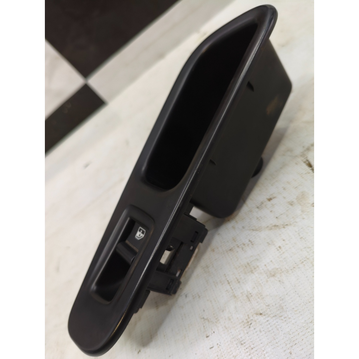 Botao Interruptor Vidro Traseiro Fiat Toro 2016 A 2024 B569 - Imagem 3