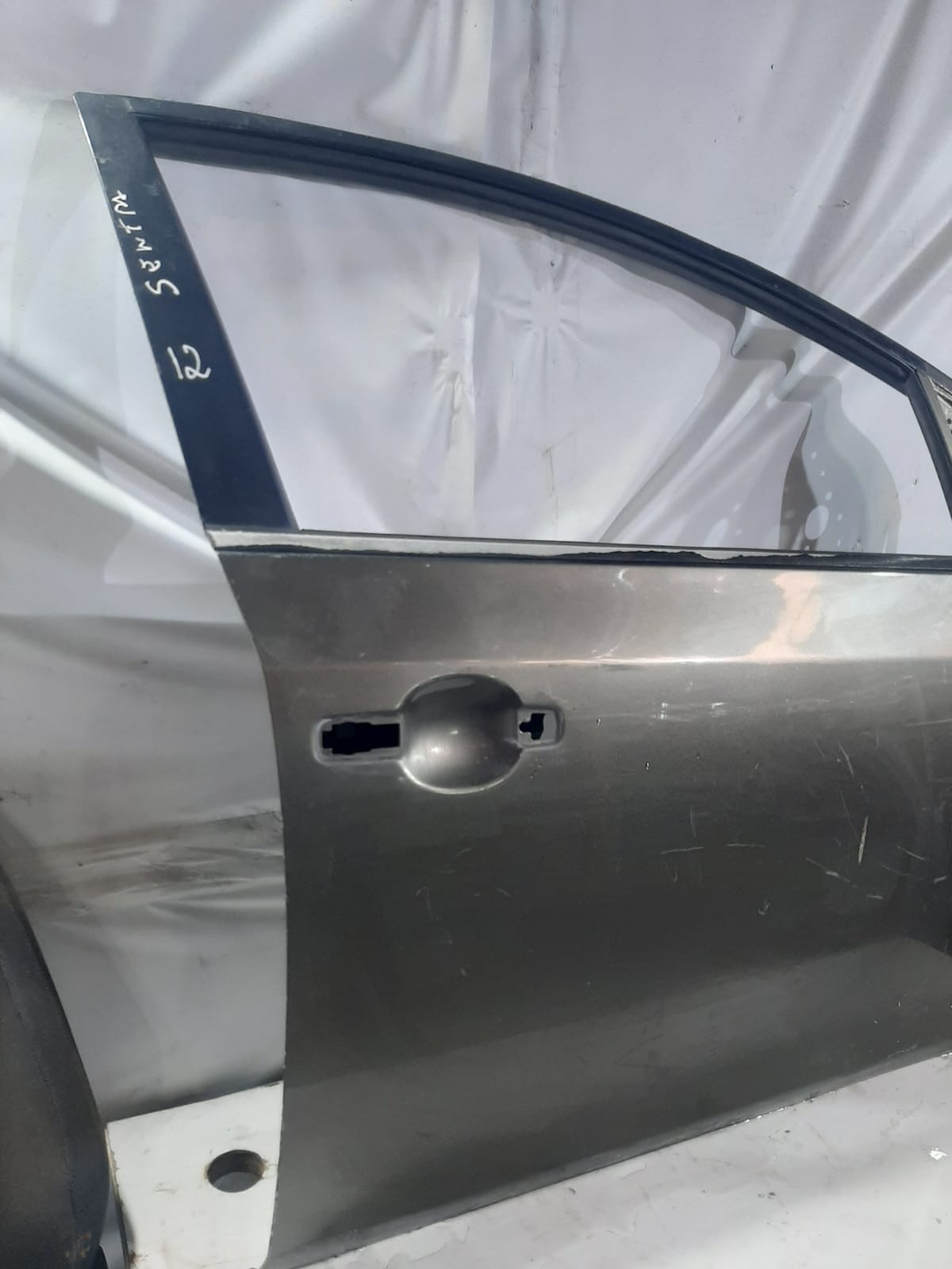 PORTA DIANTEIRA NISSAN SENTRA LADO DIREITO (CINZA) - Imagem 5