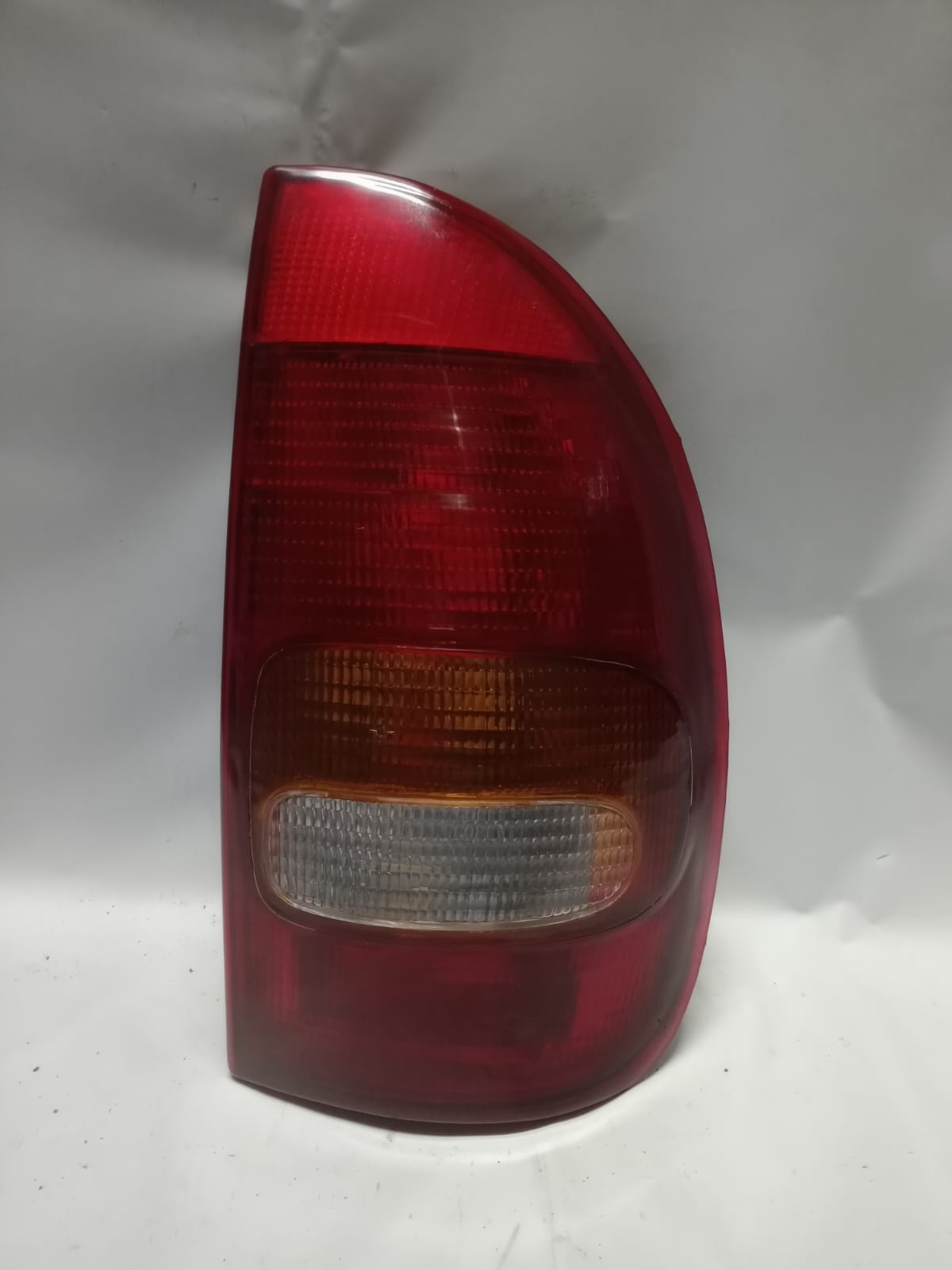 LANTERNA TRASEIRA CORSA PICK UP  WAGON 1994 / 1999 TRICOLOR