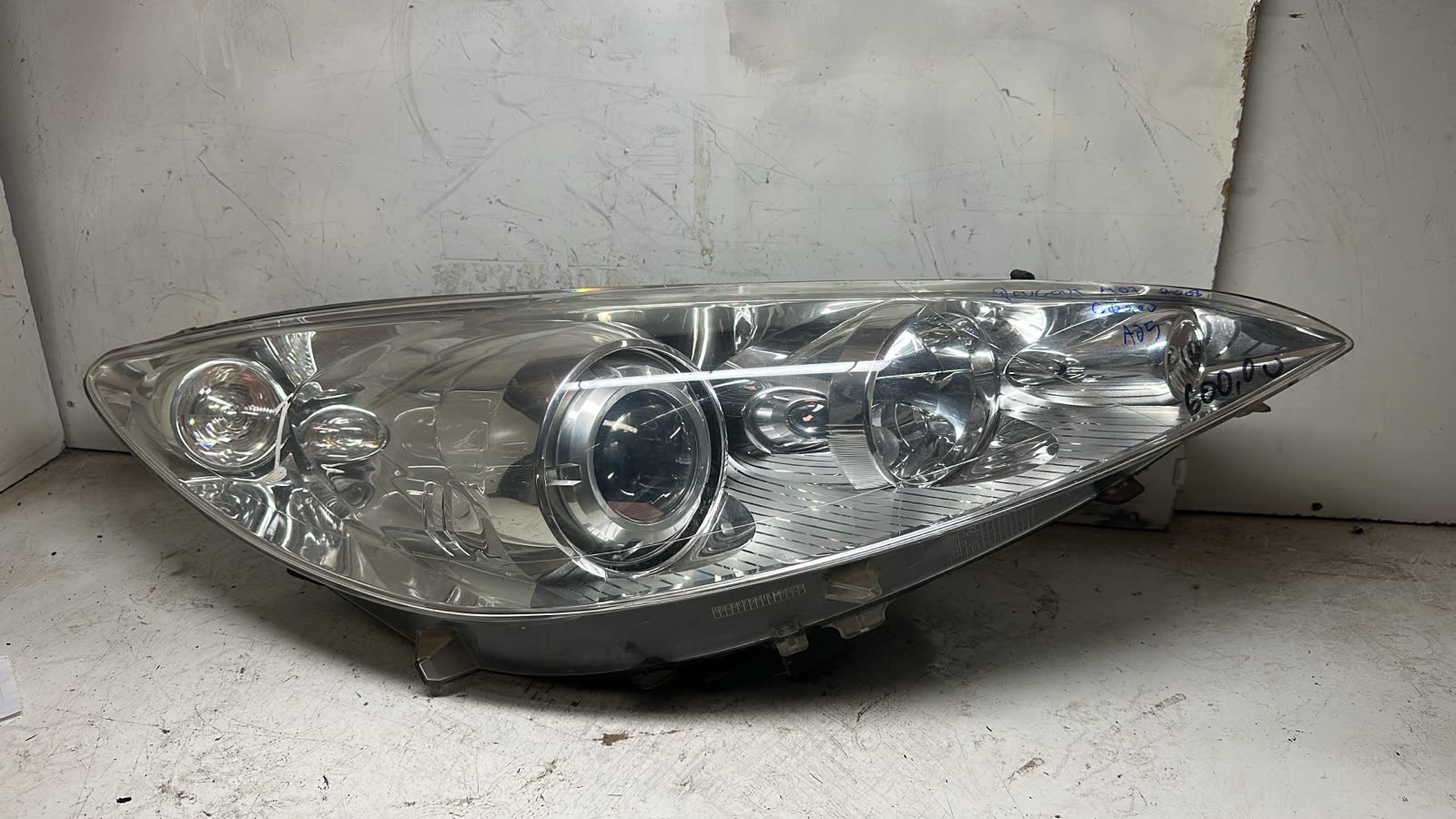 Farol Peugout 407 2008