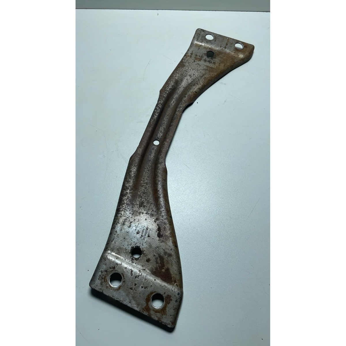 Travessa Suporte Escape Passat 2009 a 2016 3c0802128