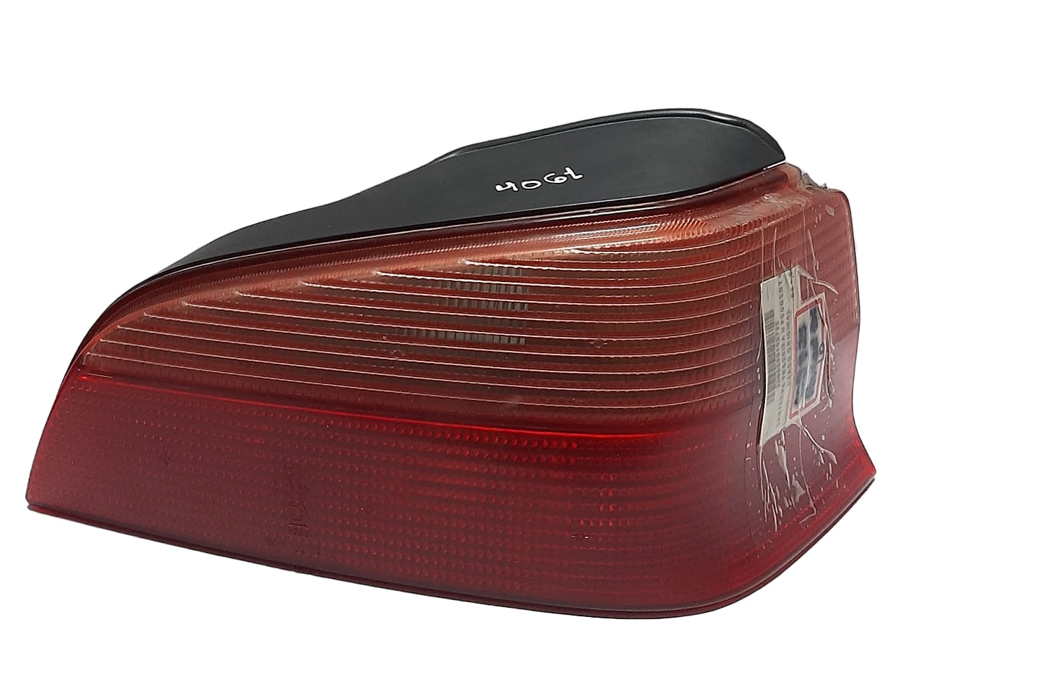 LANTERNA TRASEIRA PEUGEOT 106 1996/1998 BICOLOR LD/MALA @