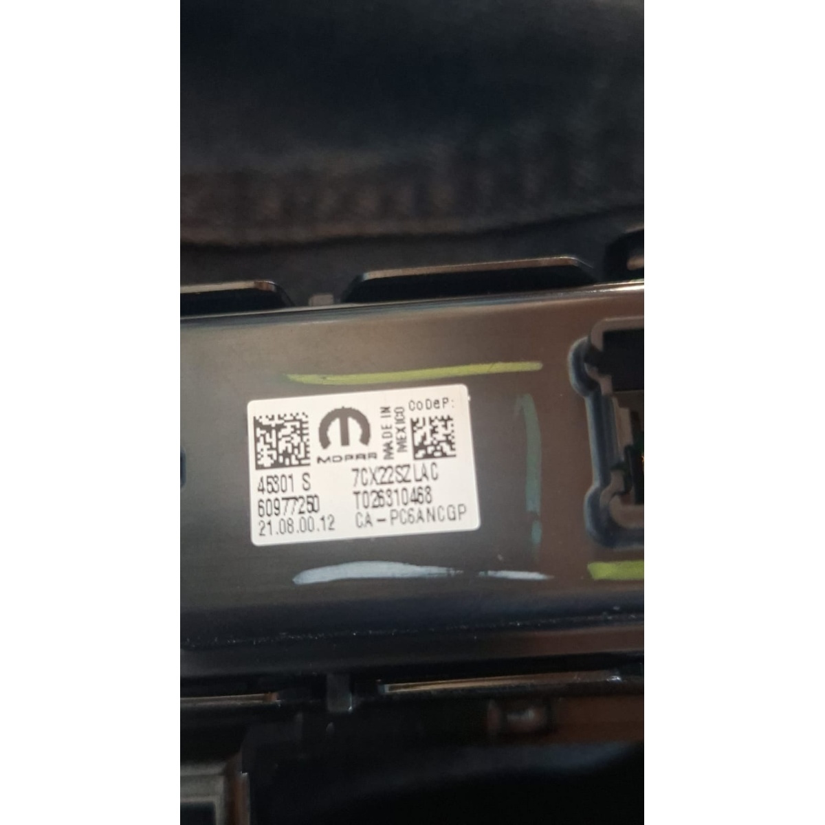 Moldura Botão Freio Mão Jeep Compass/Commander 21/ 608478365 - Imagem 5