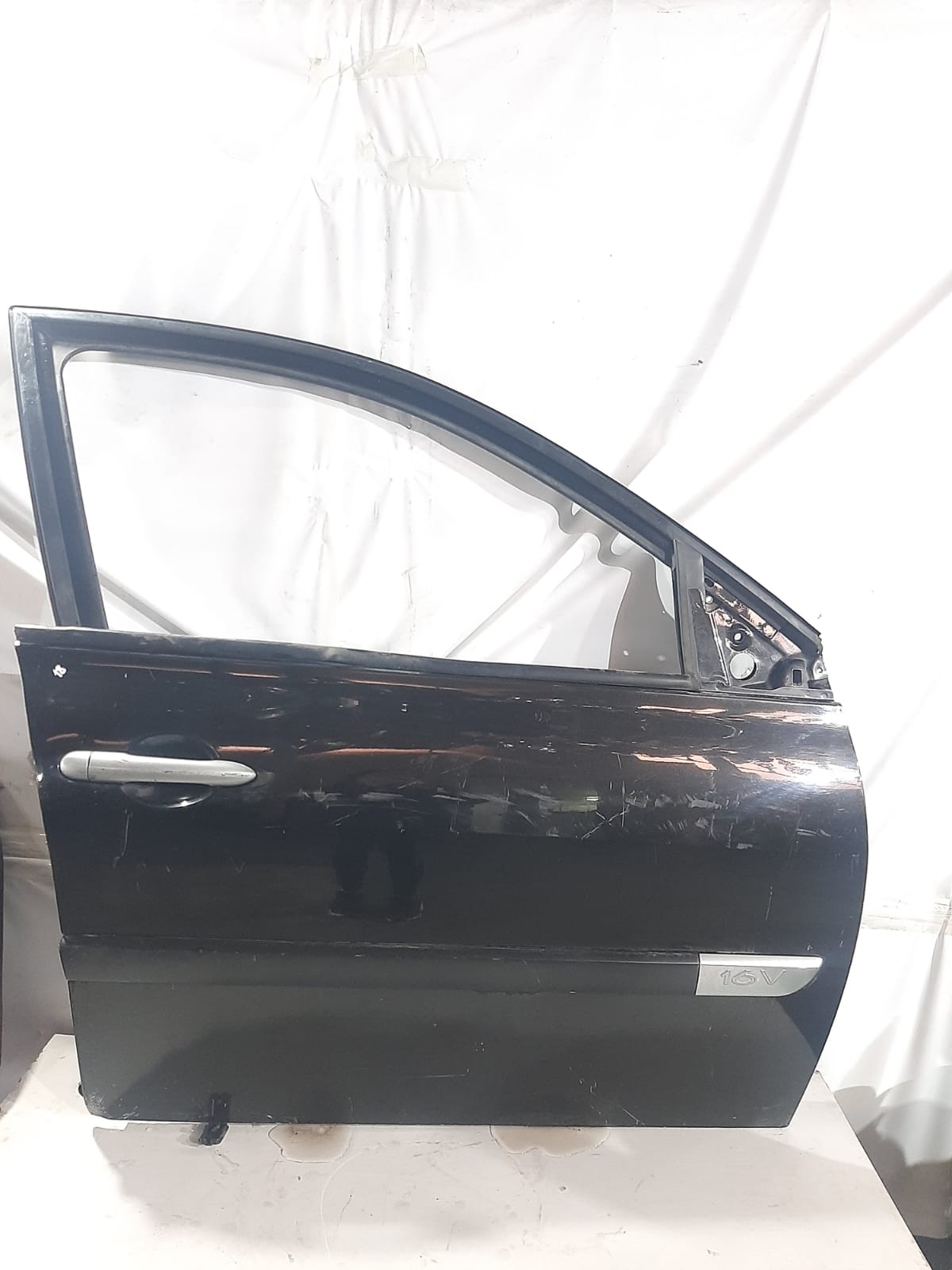 PORTA DIANTEIRA MEGANE 2006/2010 LADO DIREITO (PRETA)