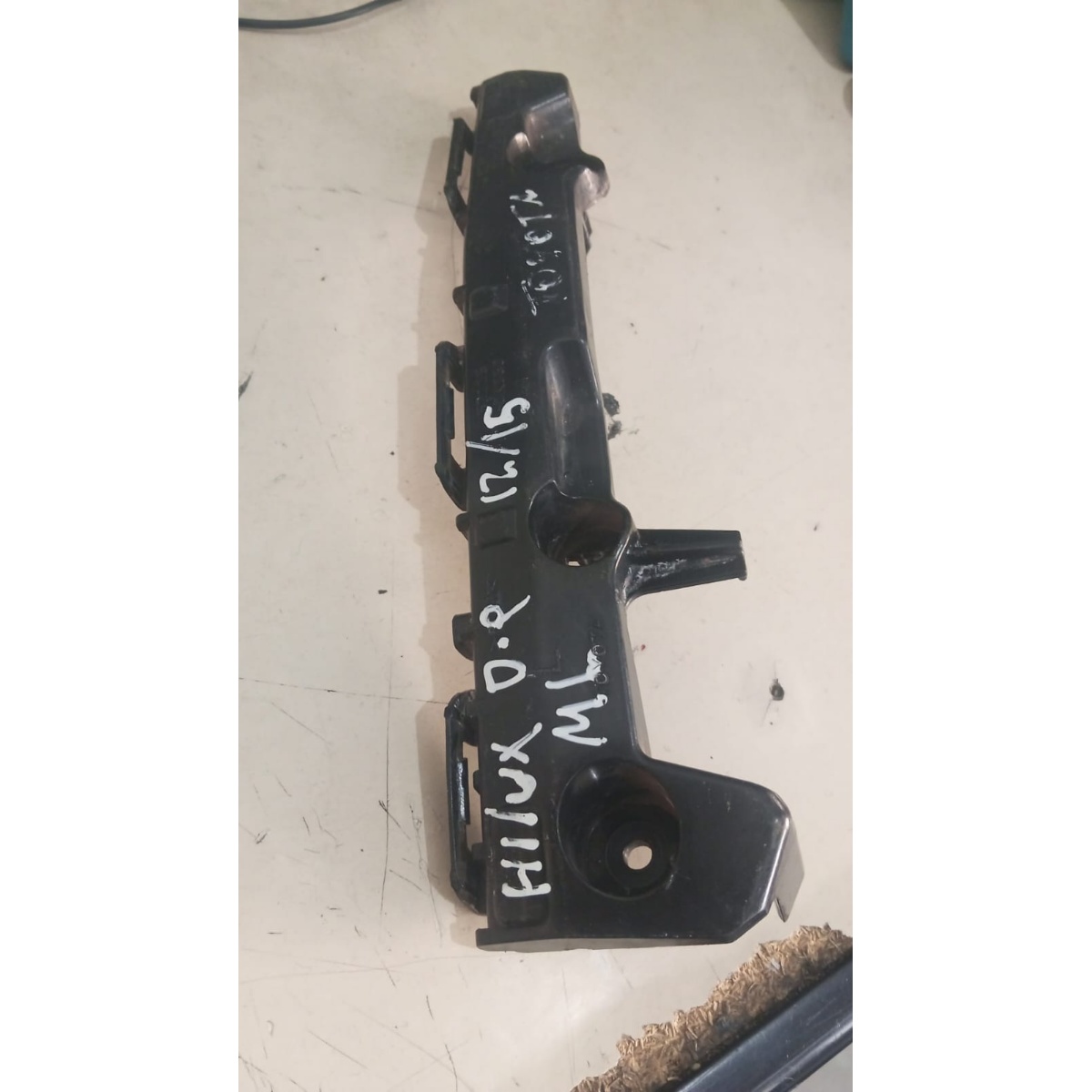Guia Esquerdo Do Para-Choque Dianteiro Hilux 12/15