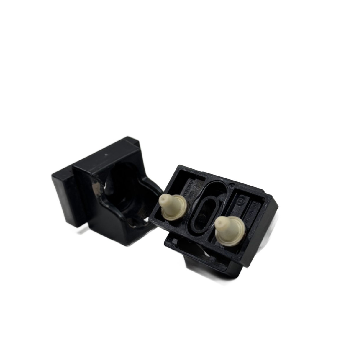 Batente Tampa Traseira Vw Taos Highline 2023 5E0827567 - Imagem 5