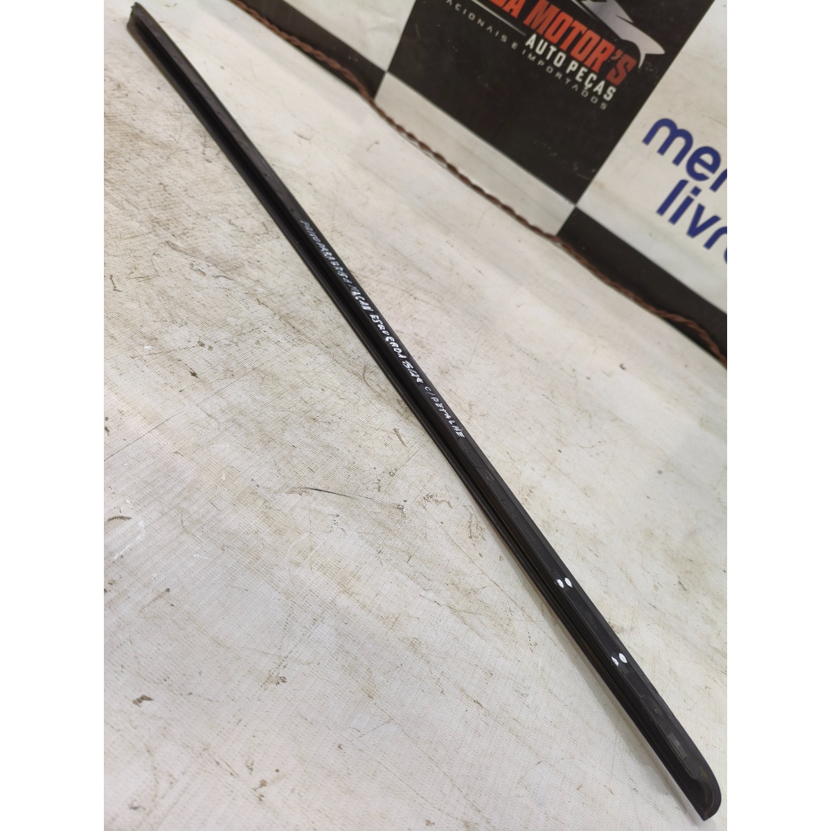 Friso Parabrisa Porsche Macan Esq 15/24 95B845327 C/Detalhe - Imagem 2