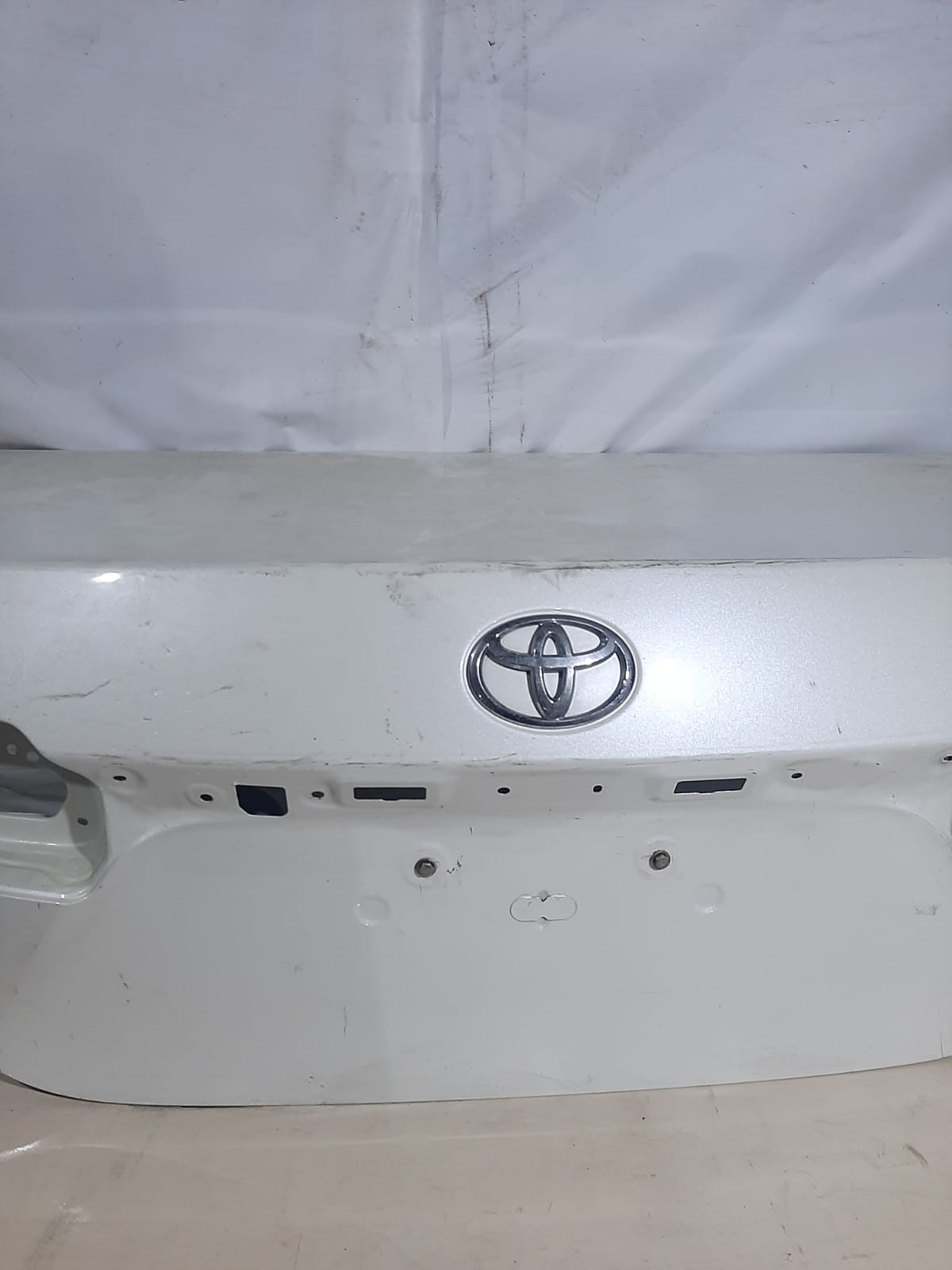 TAMPA TRASEIRA COROLLA XEI 2.0 2015 (BRANCO) - Imagem 2