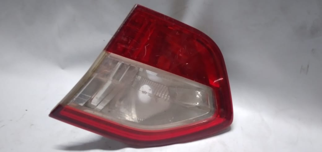 LANTERNA TRASEIRA FLUENCE 2010 / 2015 BICOLOR  MALA LE USADA