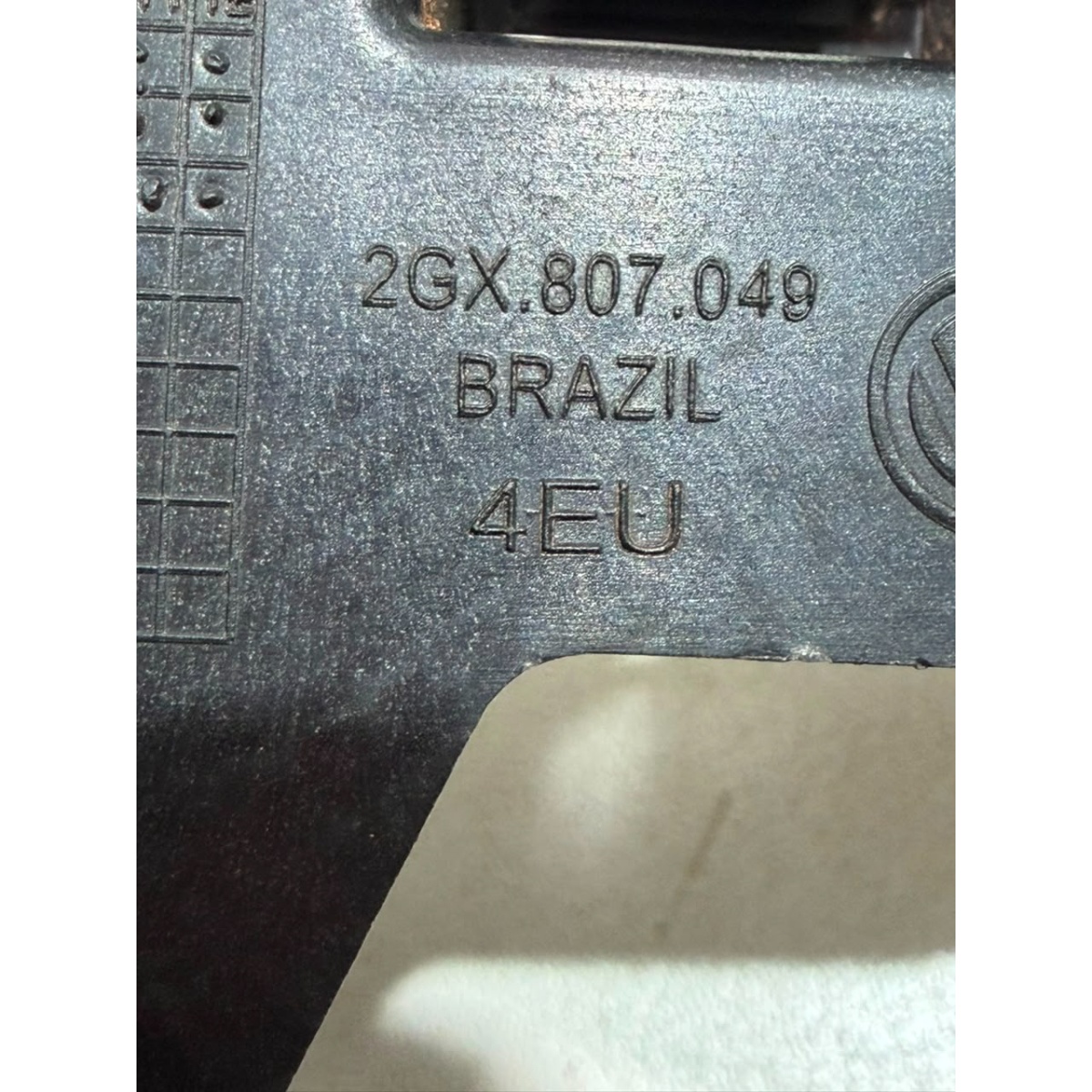 Guia Para-choque Dianteiro Esquerdo Vw Polo Track 2025 Orig - Imagem 7